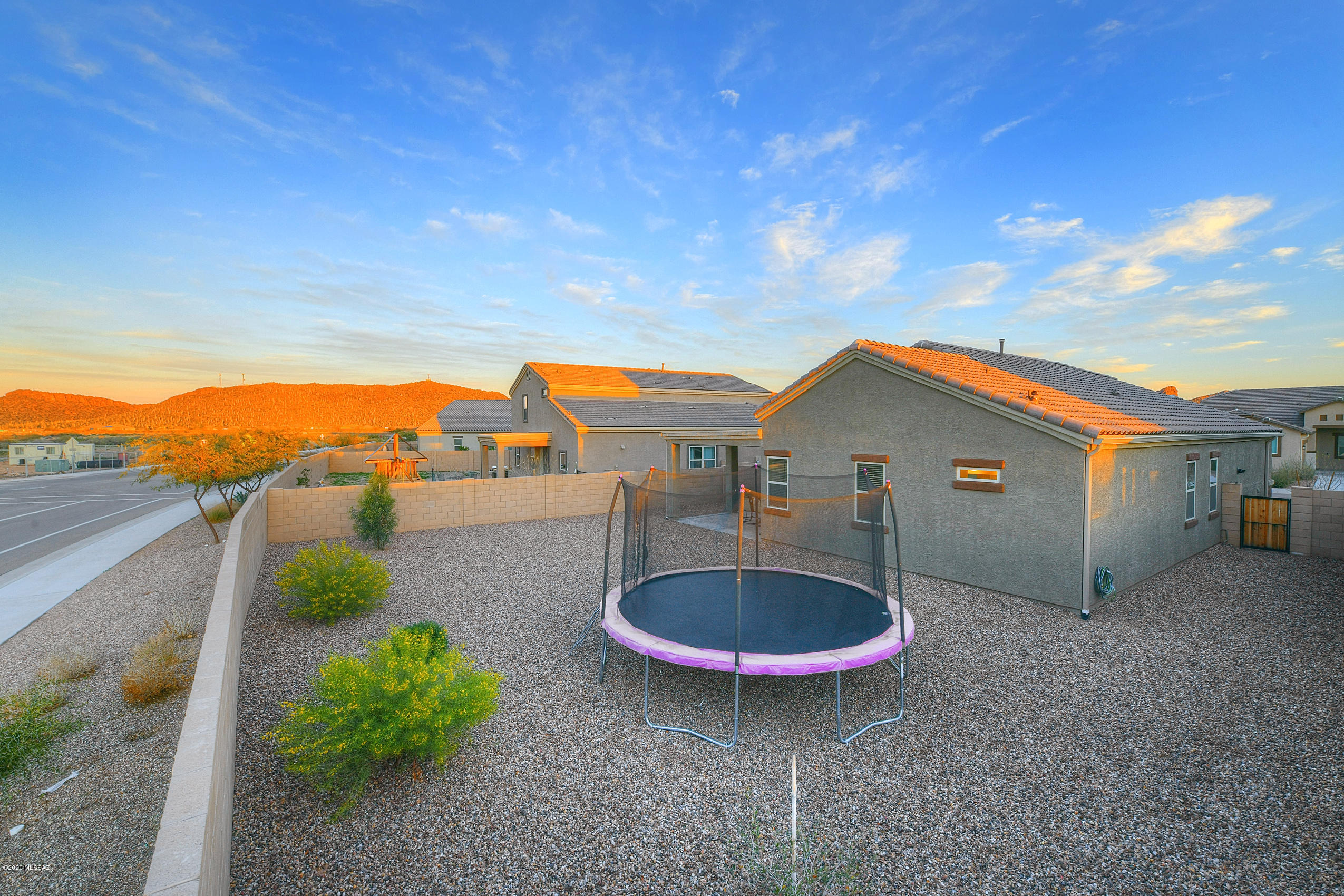 9877 N Howling Wolf Road