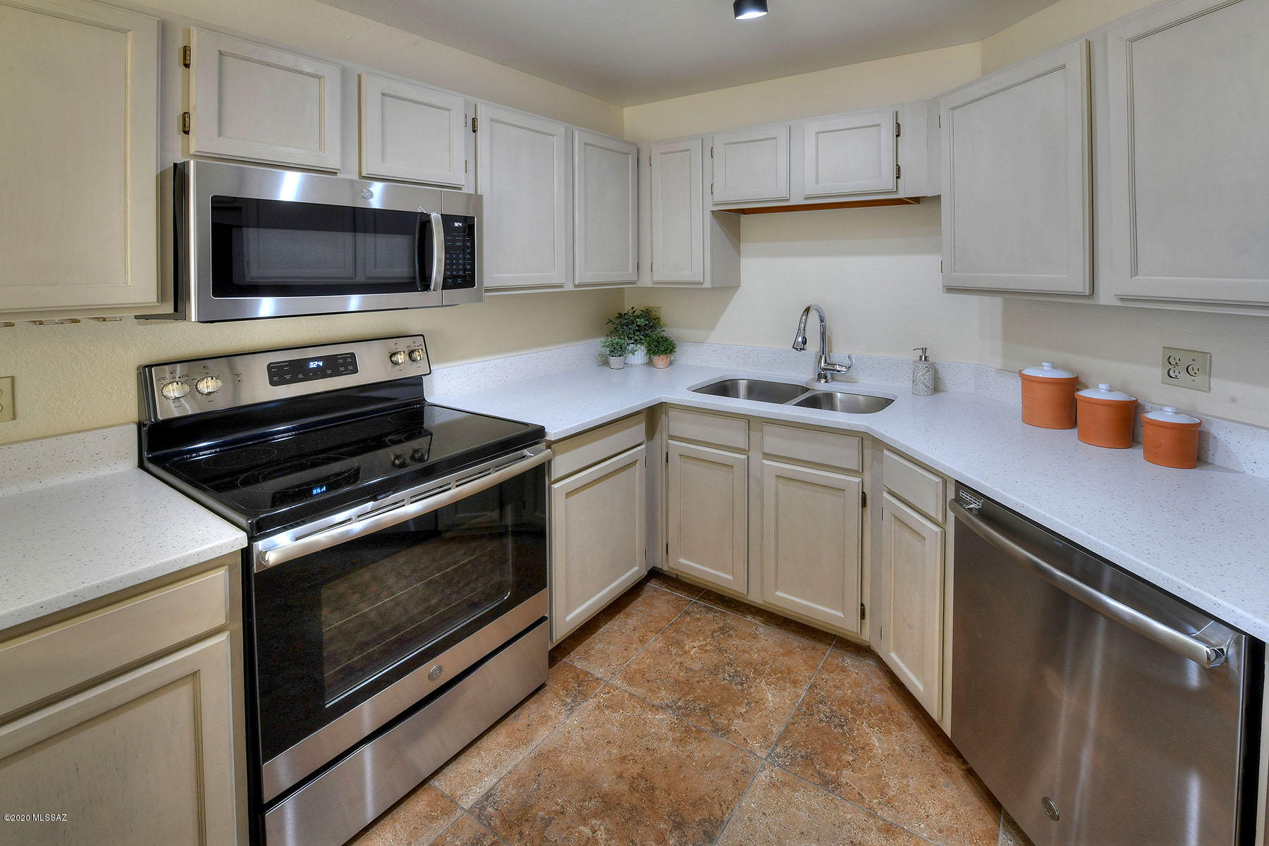 6655 N Canyon Crest Drive Unit: 10259