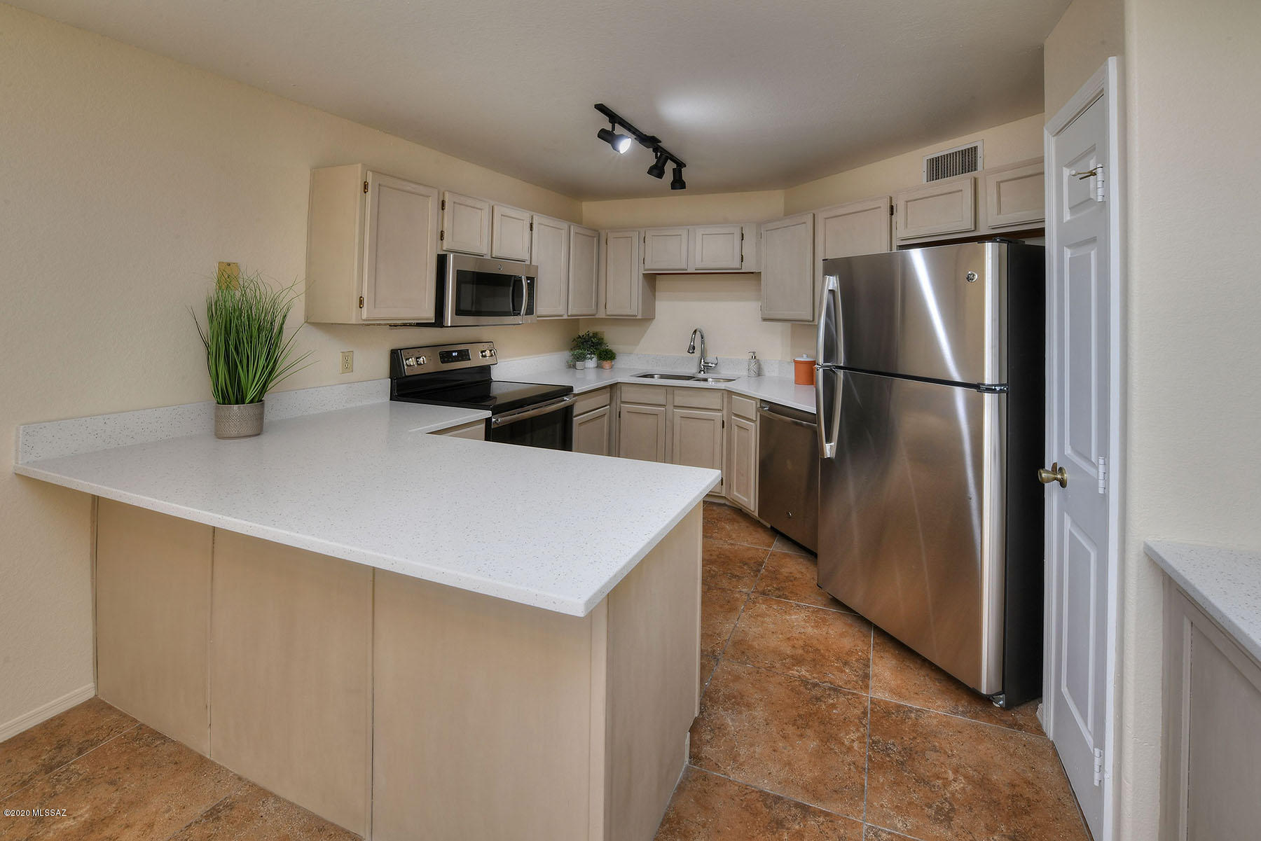 6655 N Canyon Crest Drive Unit: 10259