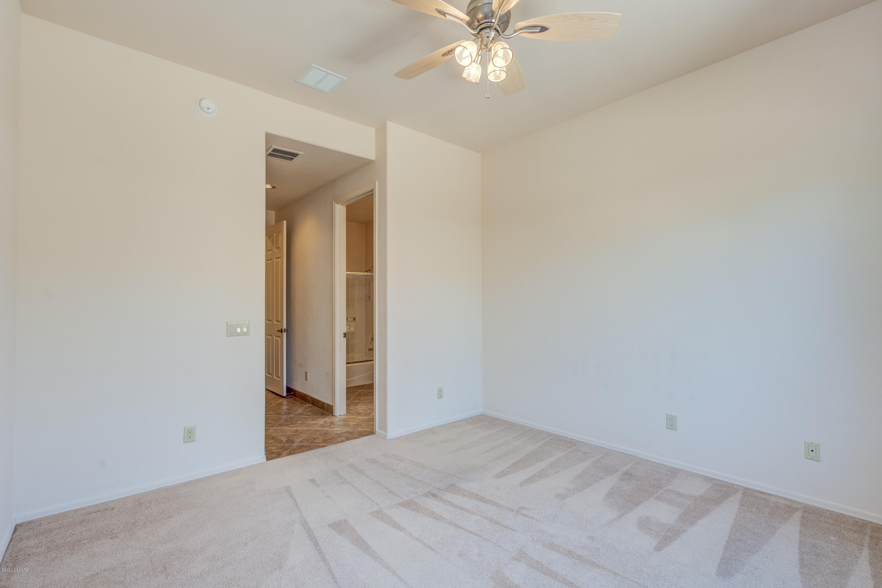 5362 E Camino Rio De Luz