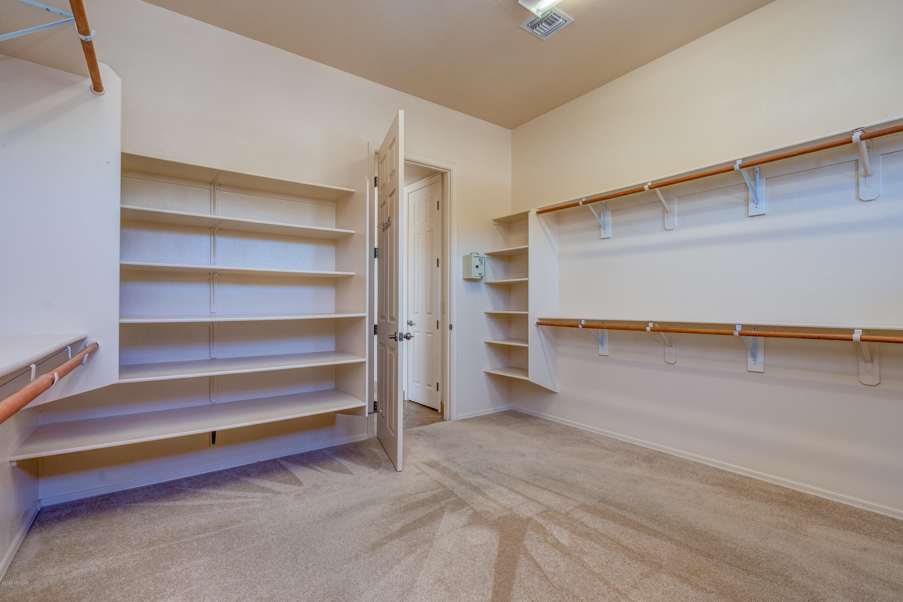 5362 E Camino Rio De Luz