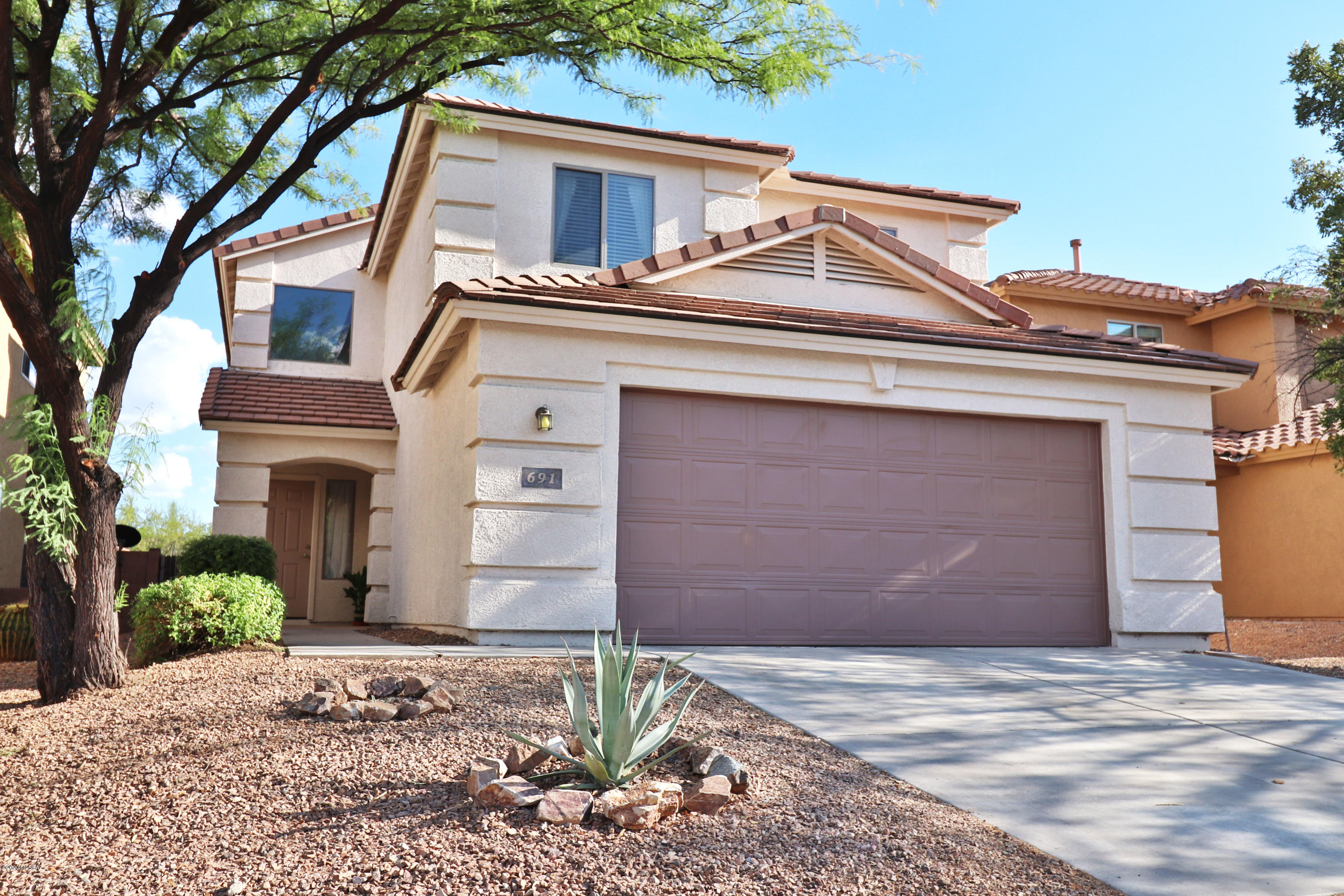 691 W Cholla Crest Drive