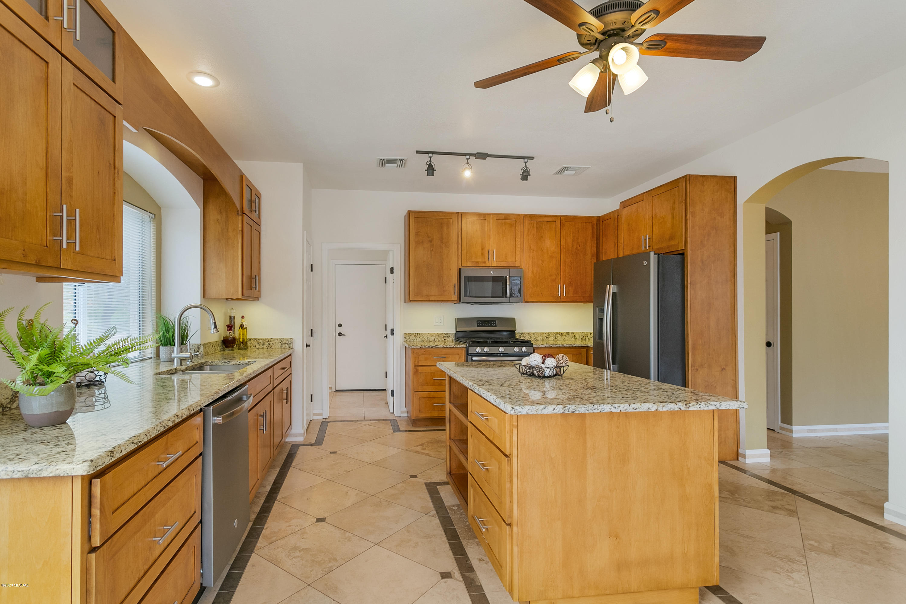 979 E Seven Palms Drive