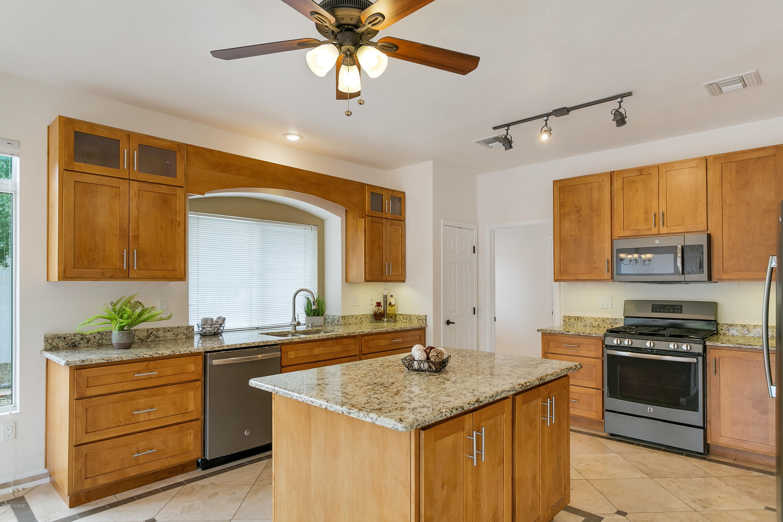 979 E Seven Palms Drive