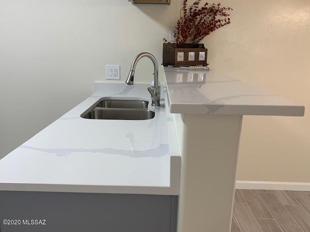 5751 N Kolb Road Unit: 21104