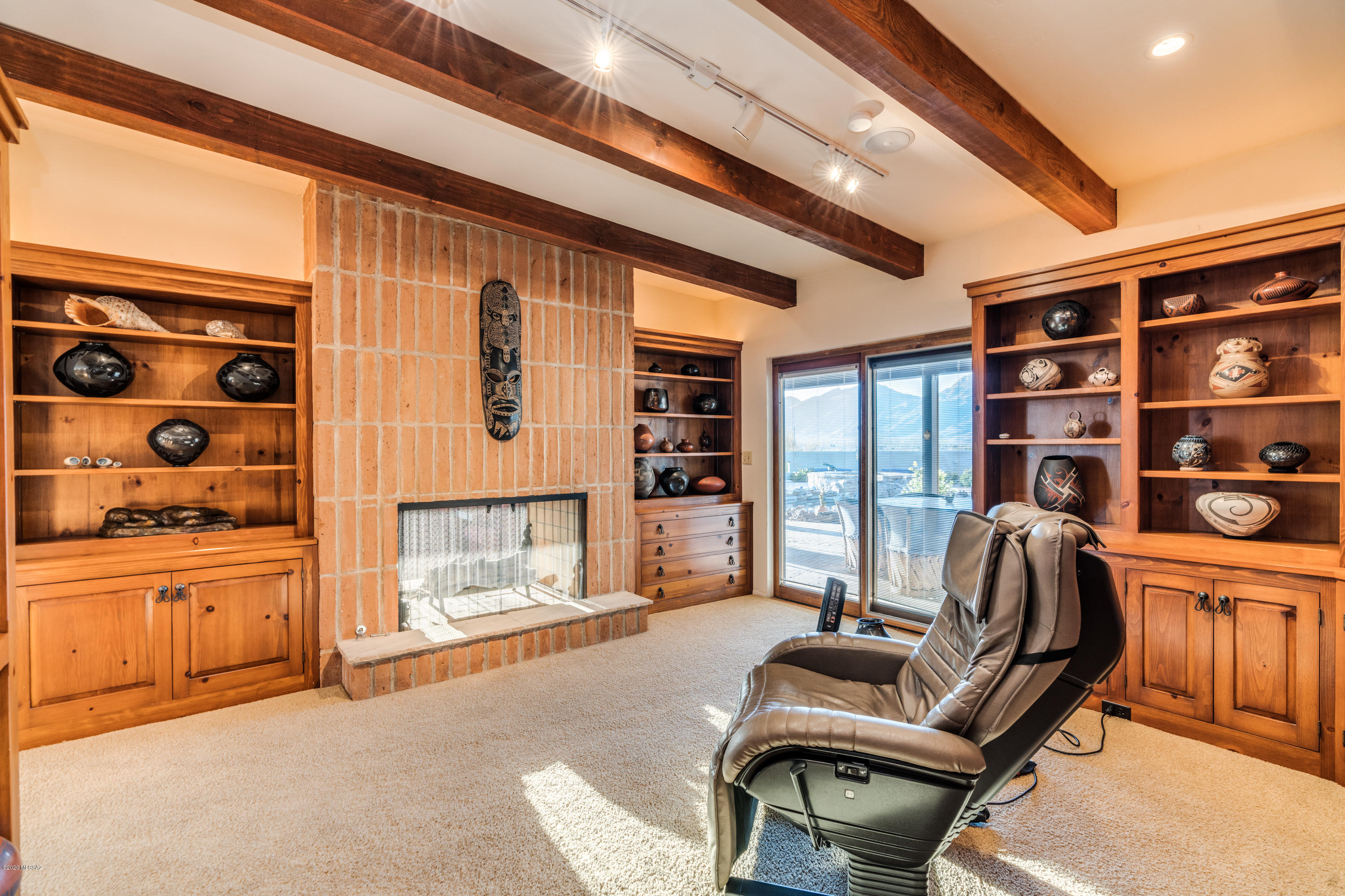 9511 E Bush Hill Place