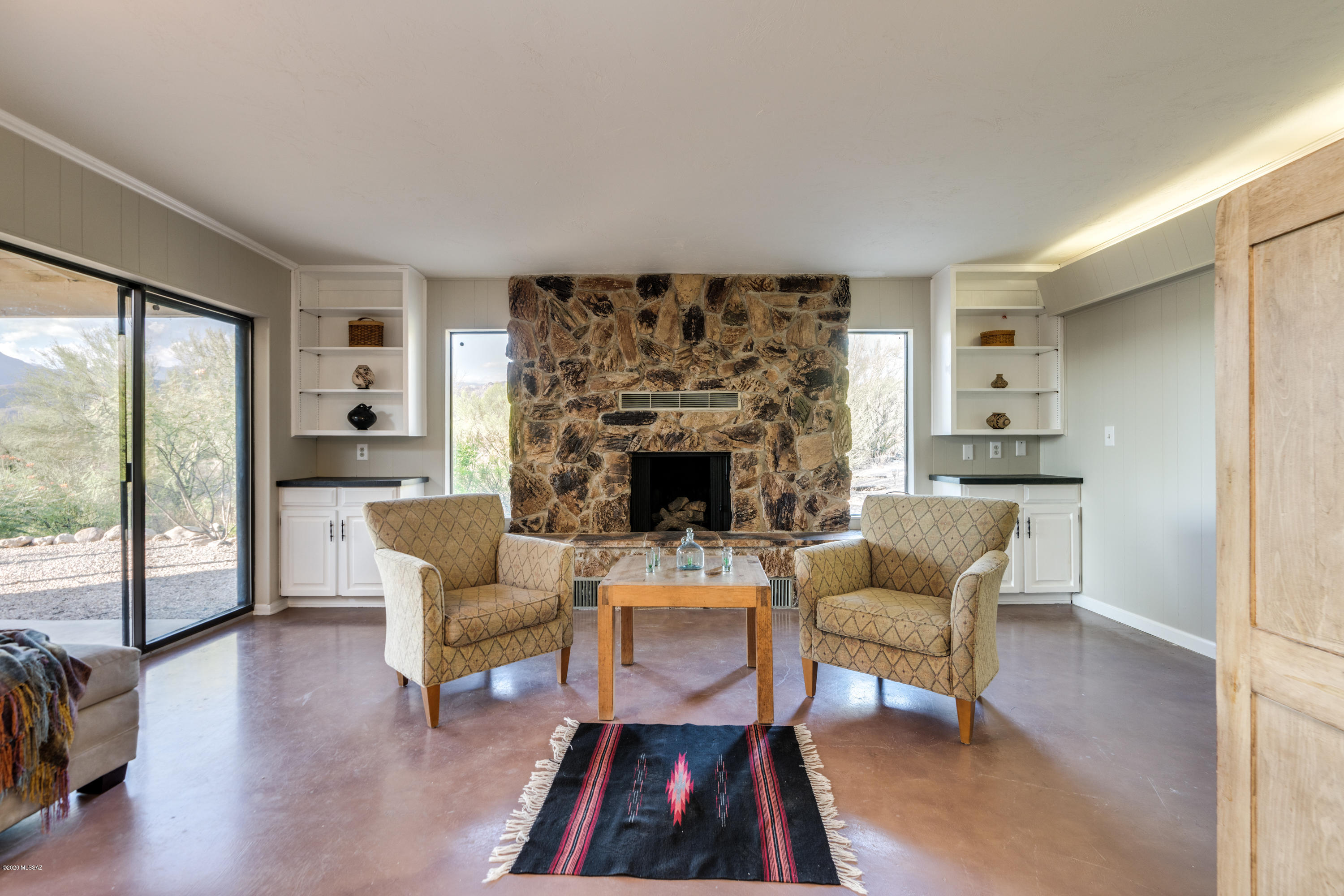 9511 E Bush Hill Place