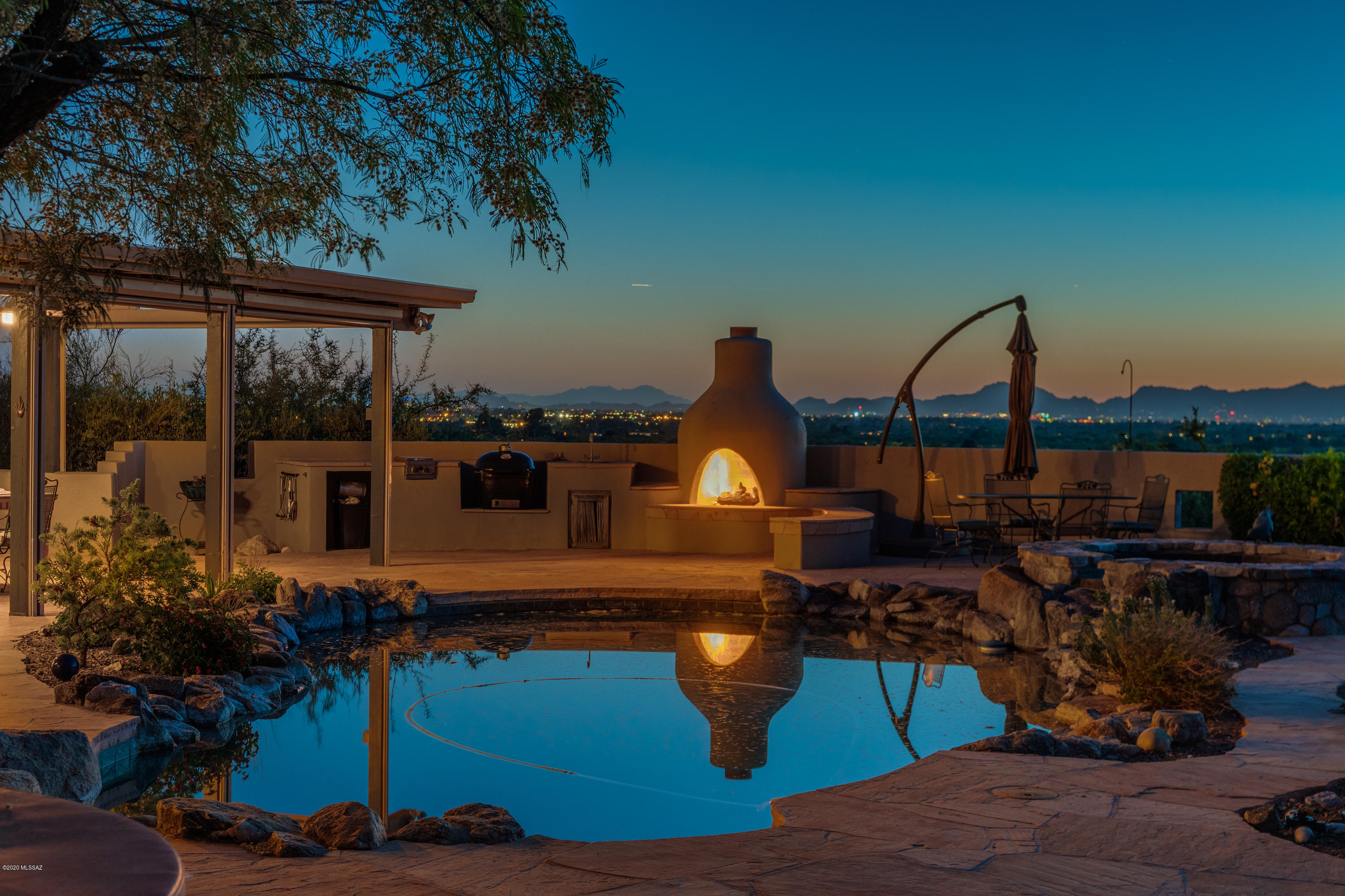 9511 E Bush Hill Place