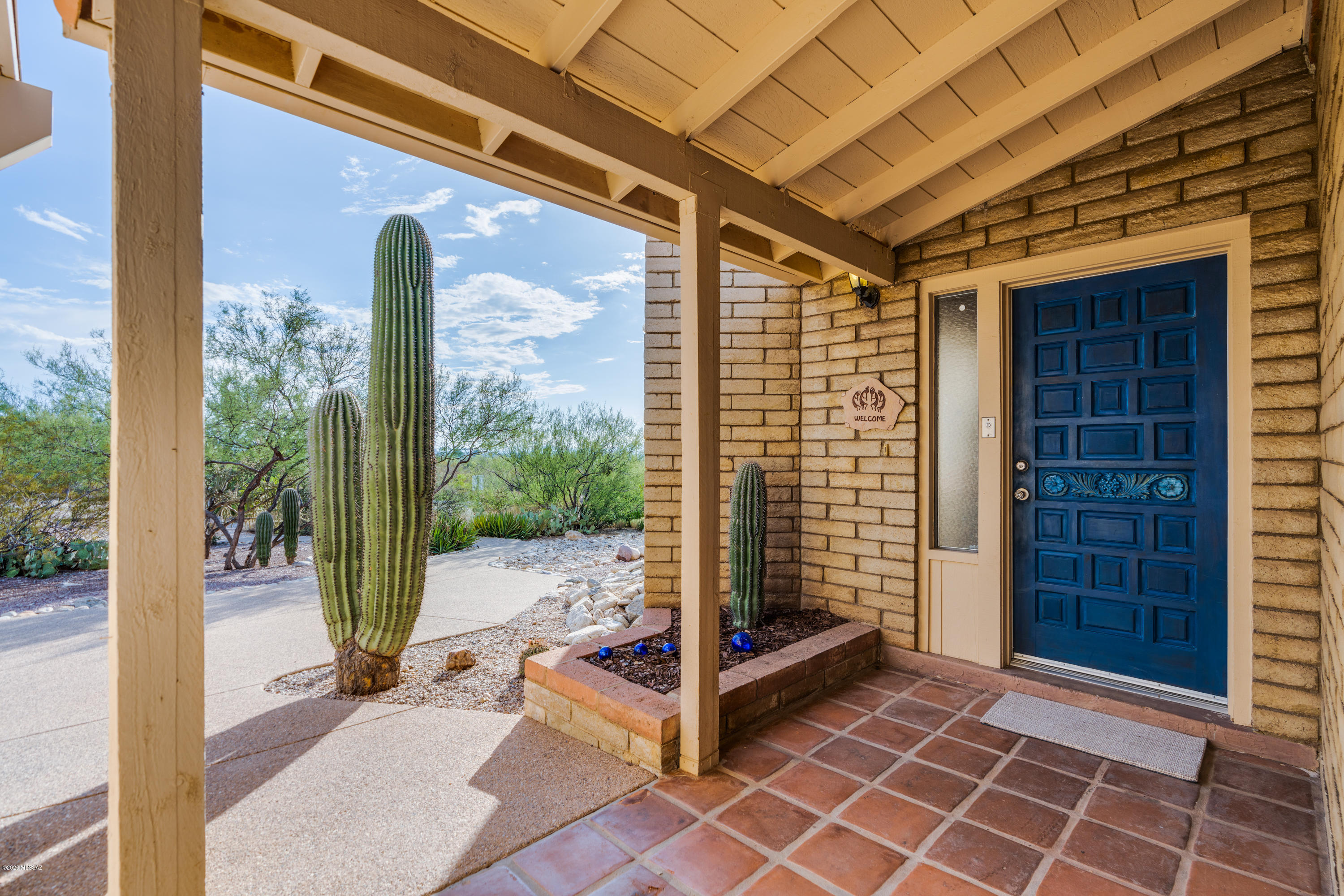 9511 E Bush Hill Place