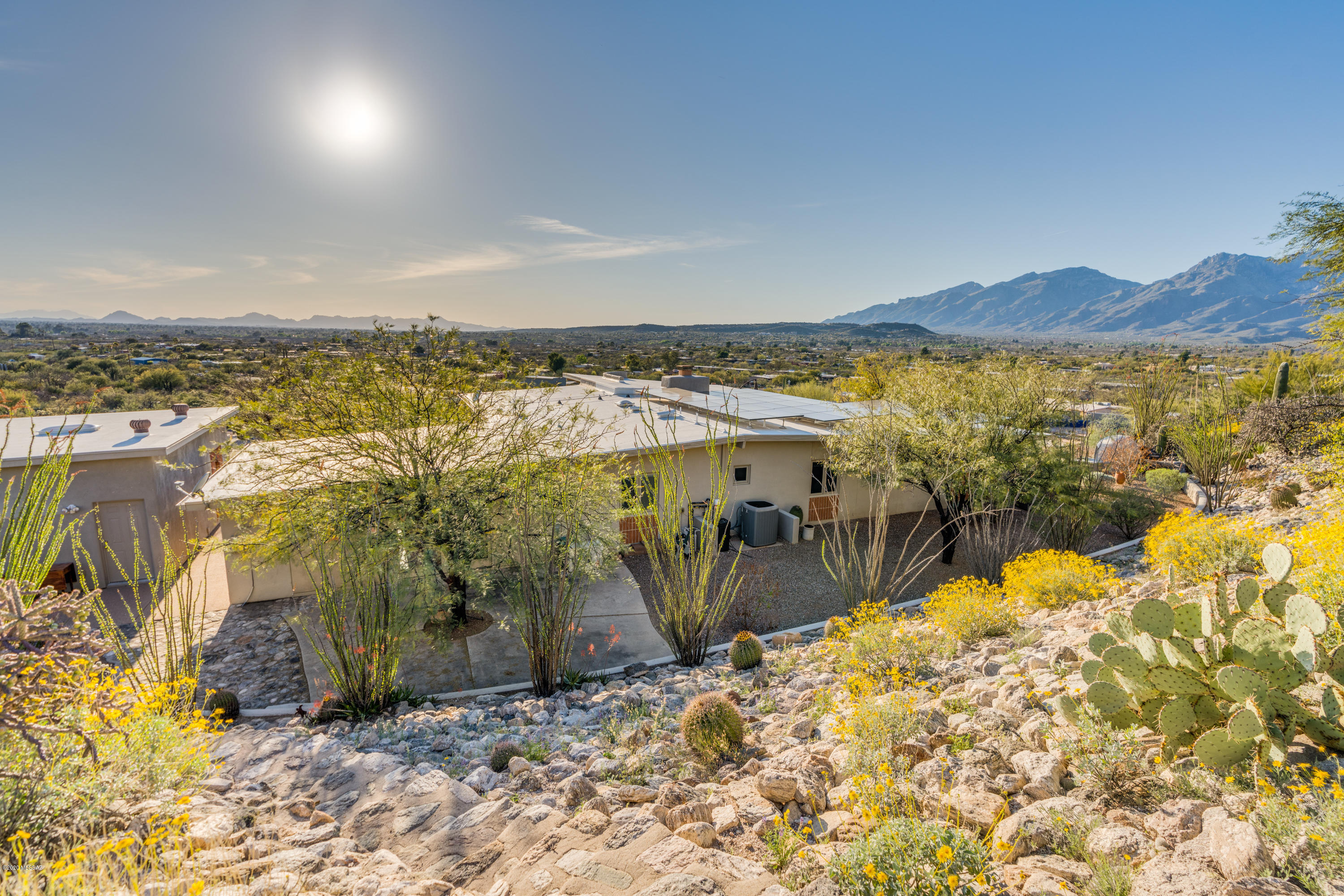 9511 E Bush Hill Place