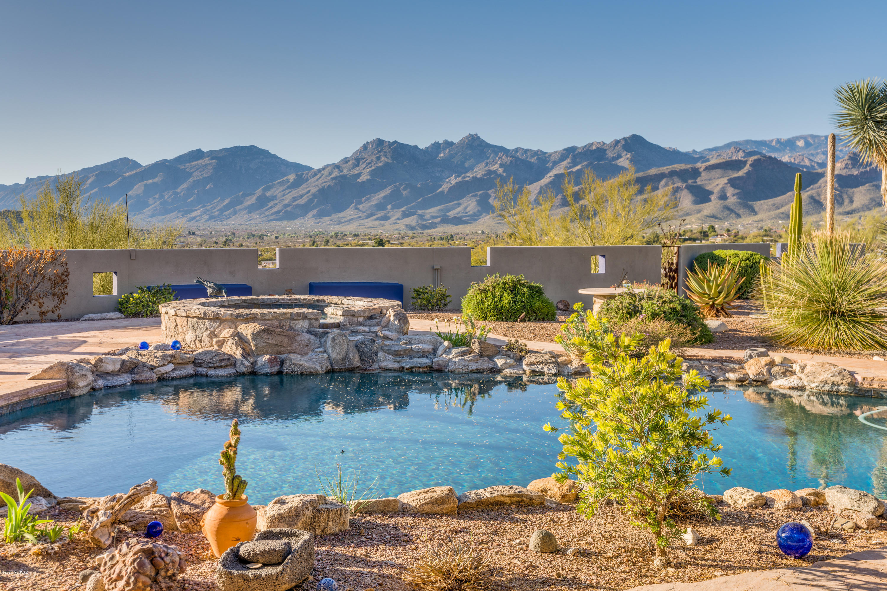 9511 E Bush Hill Place