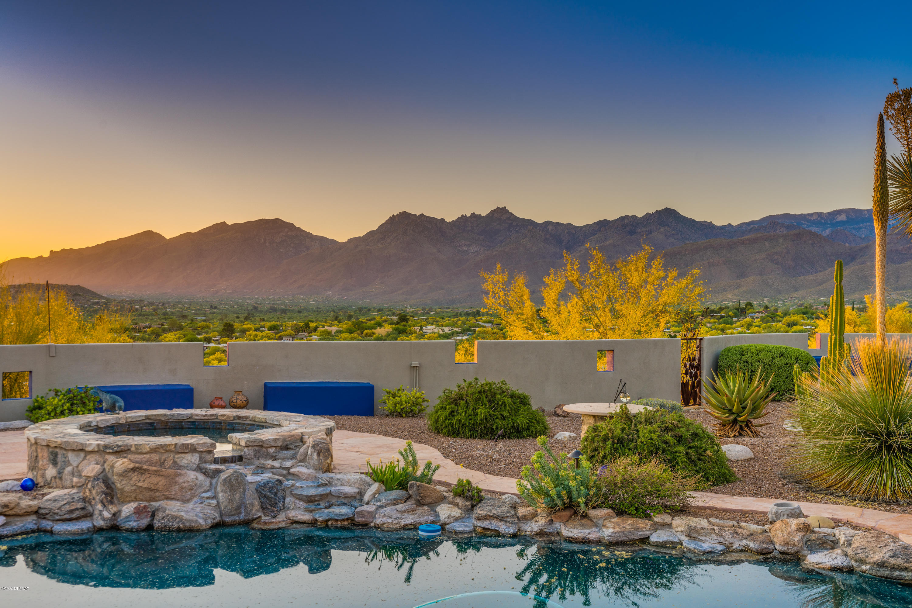 9511 E Bush Hill Place