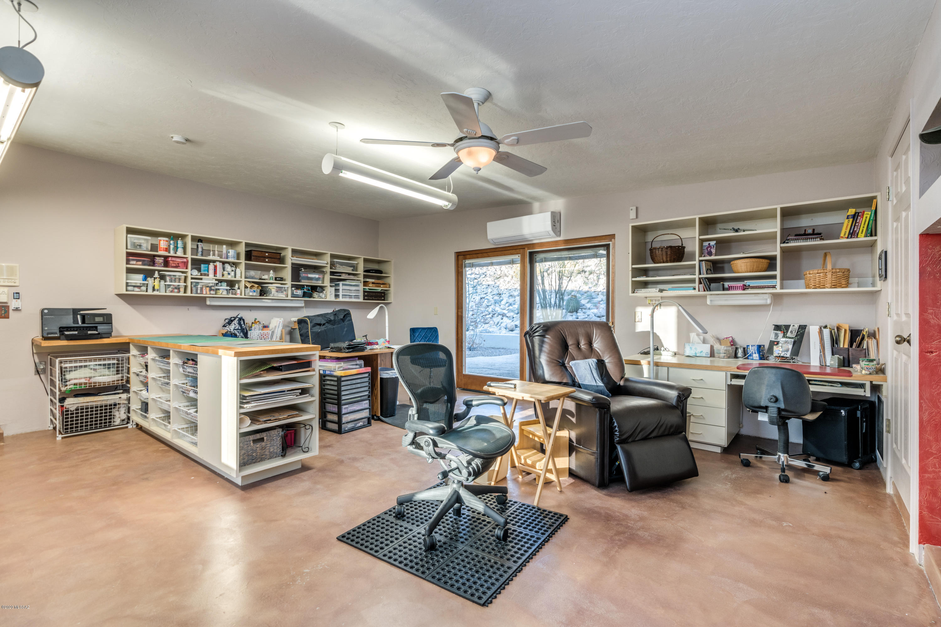 9511 E Bush Hill Place