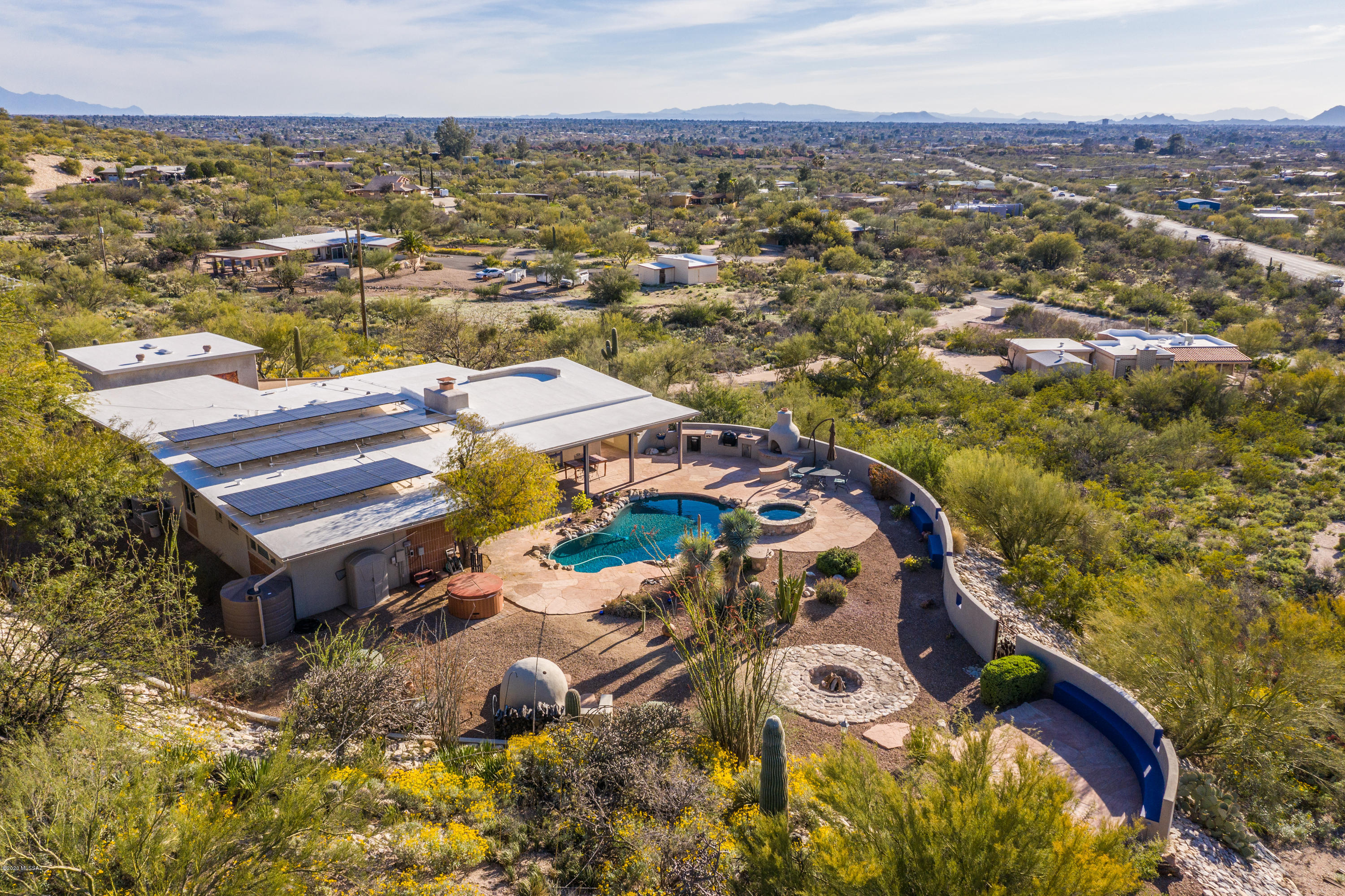 9511 E Bush Hill Place