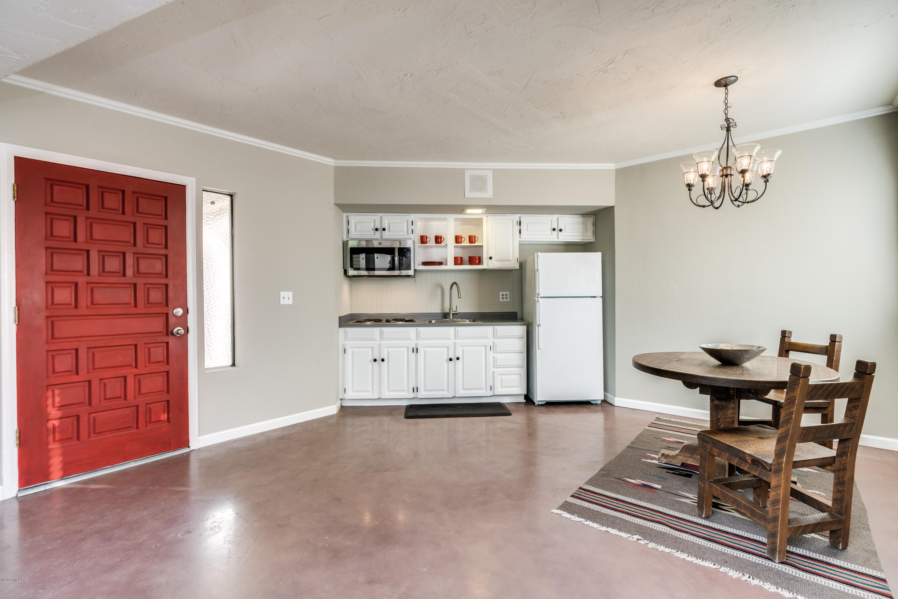 9511 E Bush Hill Place