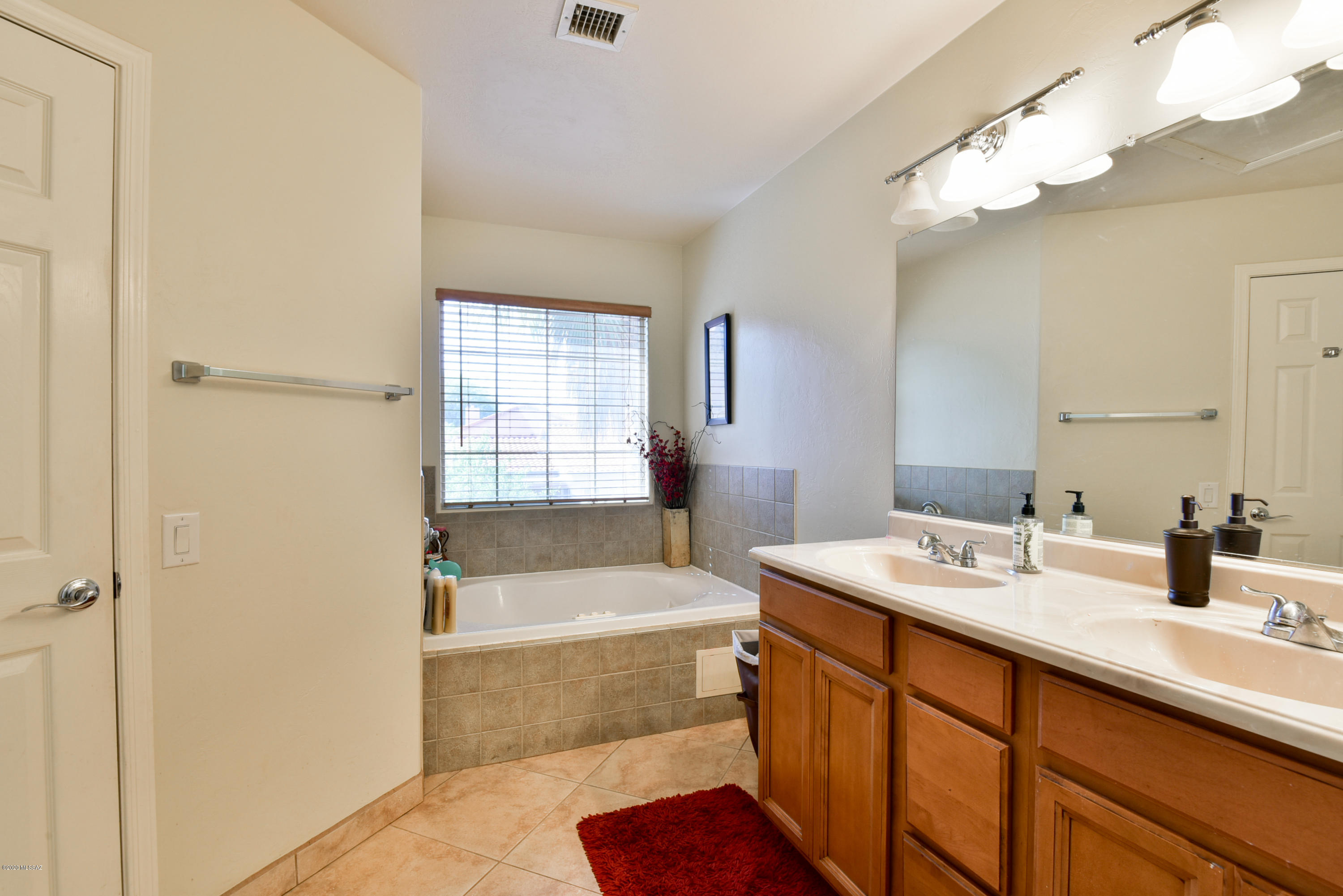 5360 N Entrada De Sabino