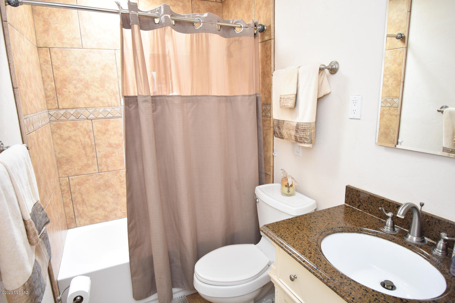 5834 E Waverly Street