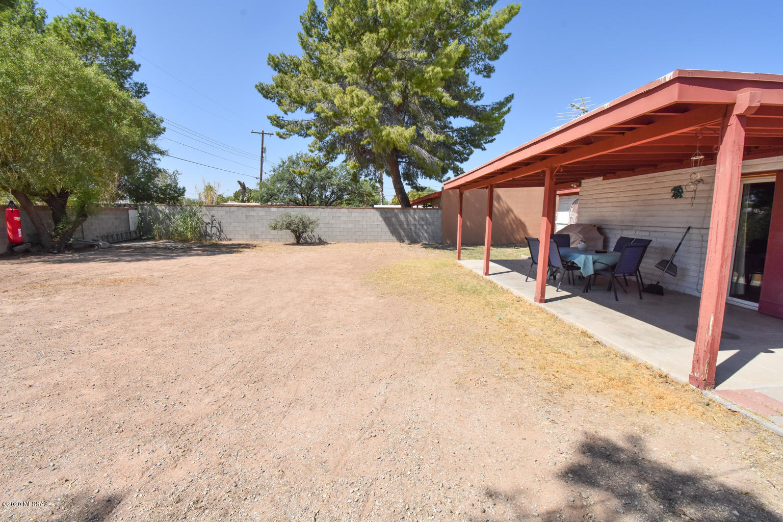 5834 E Waverly Street