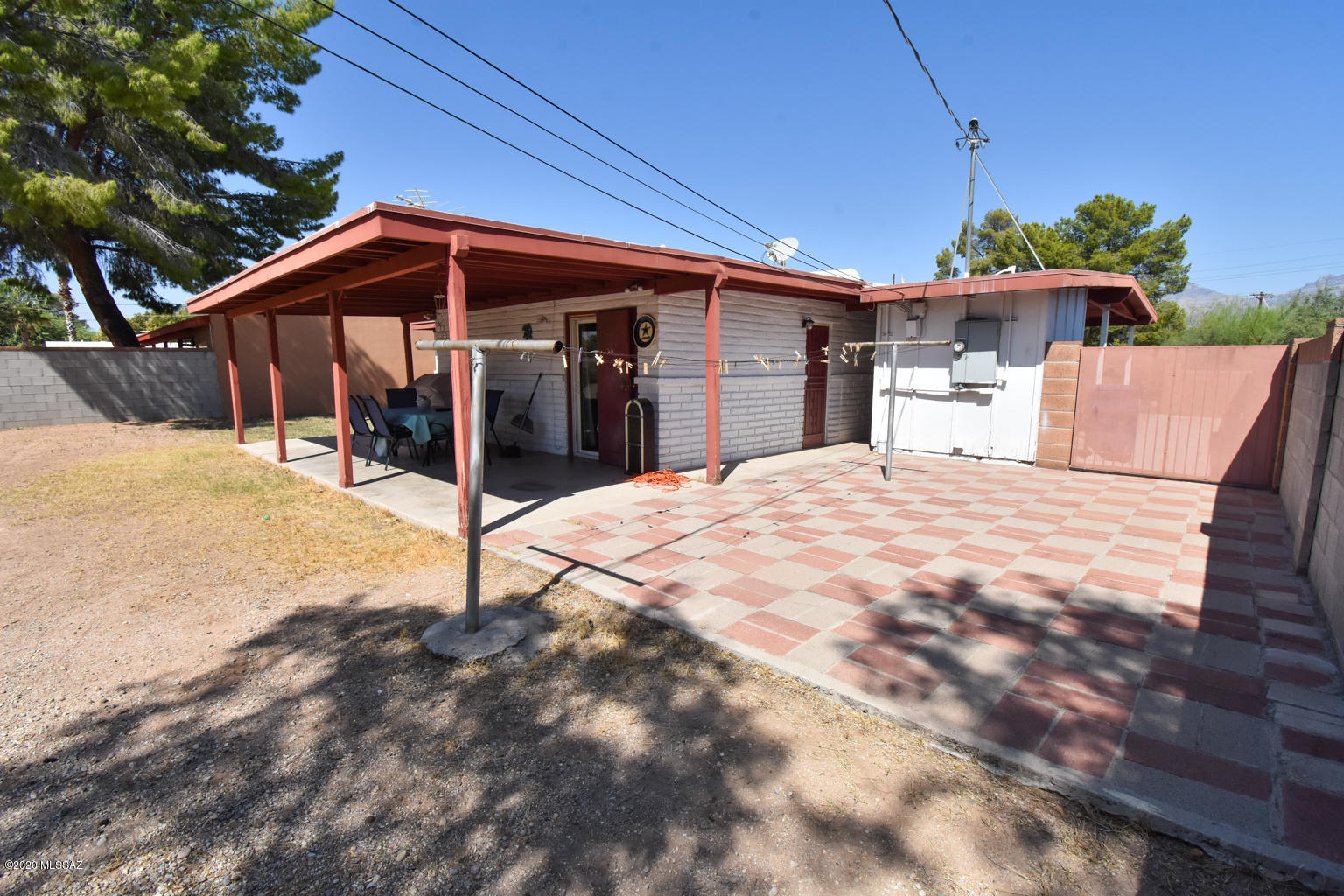 5834 E Waverly Street