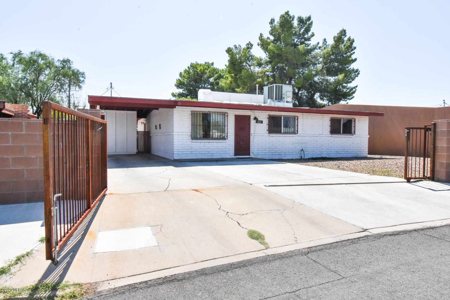 5834 E Waverly Street