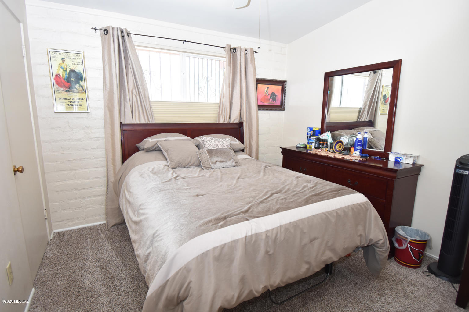 5834 E Waverly Street