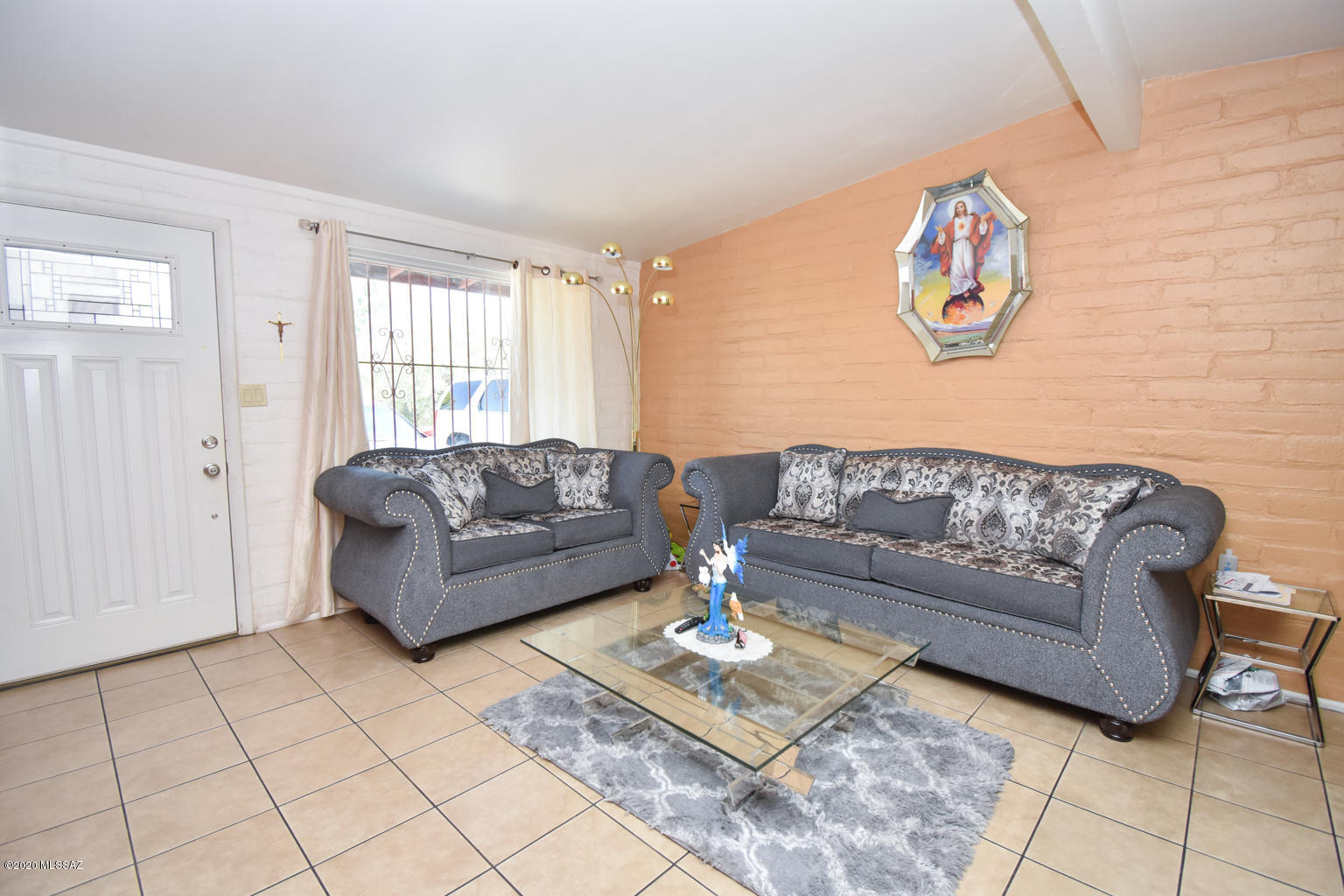 5834 E Waverly Street