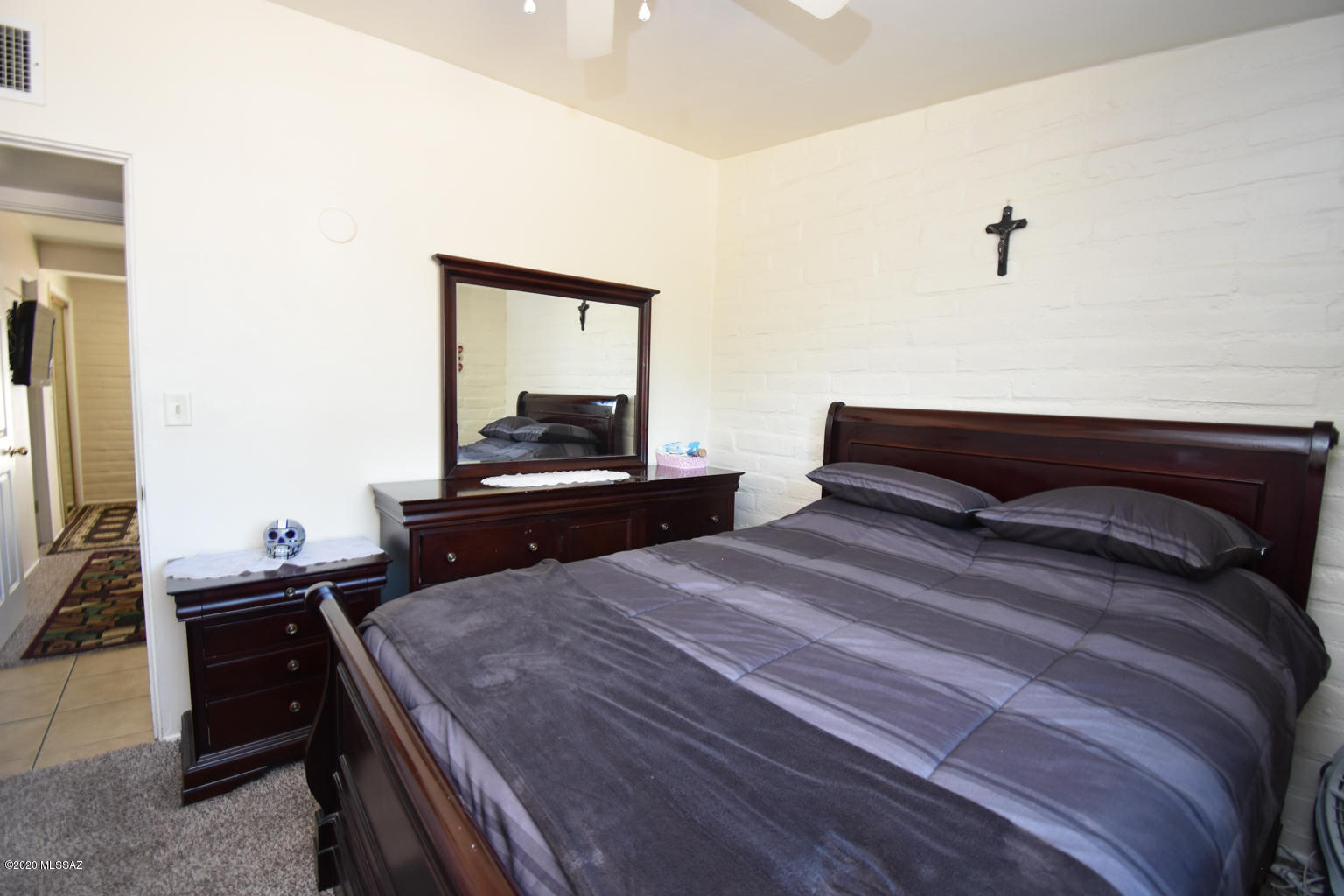 5834 E Waverly Street