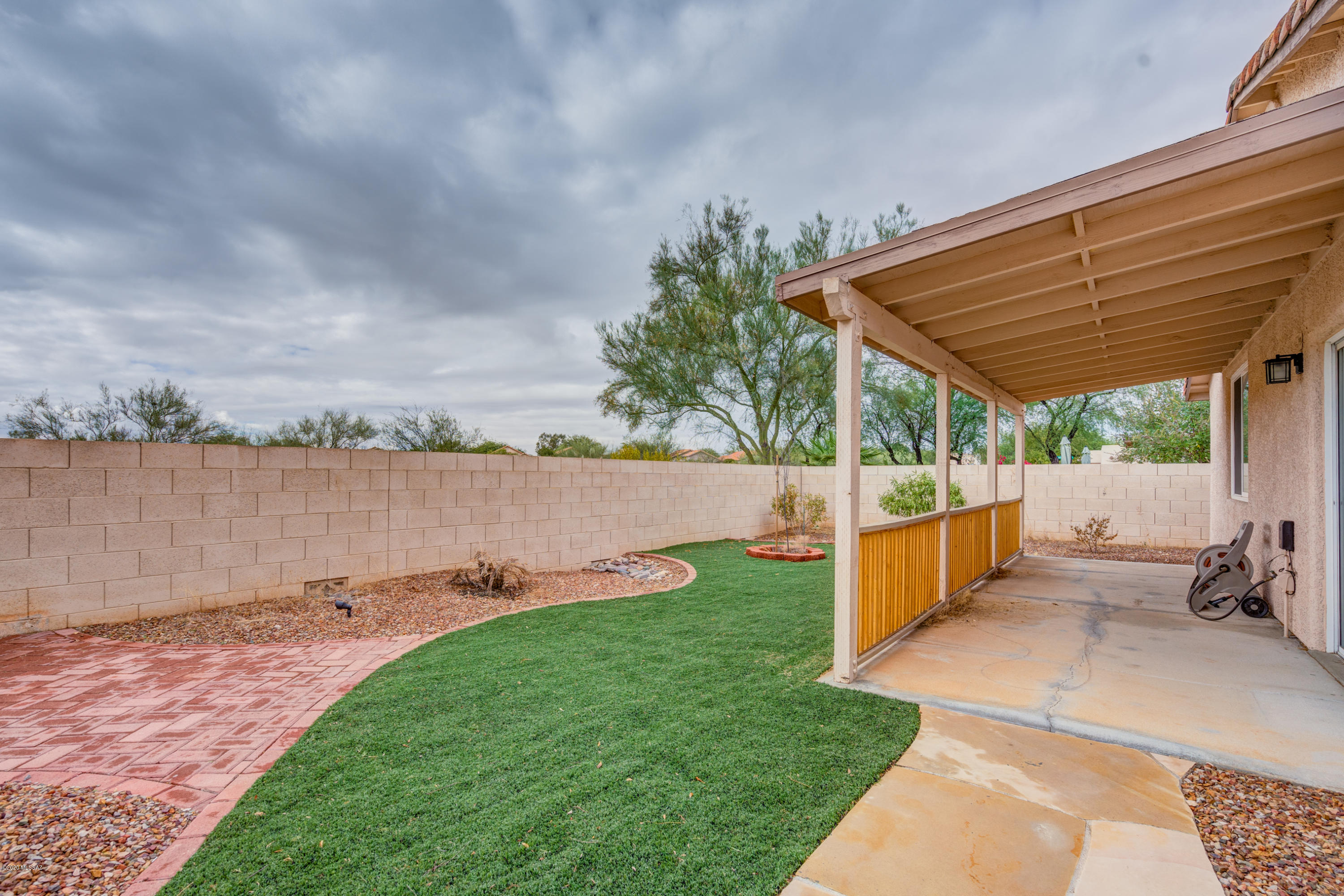 60 E Yucca Cove Place