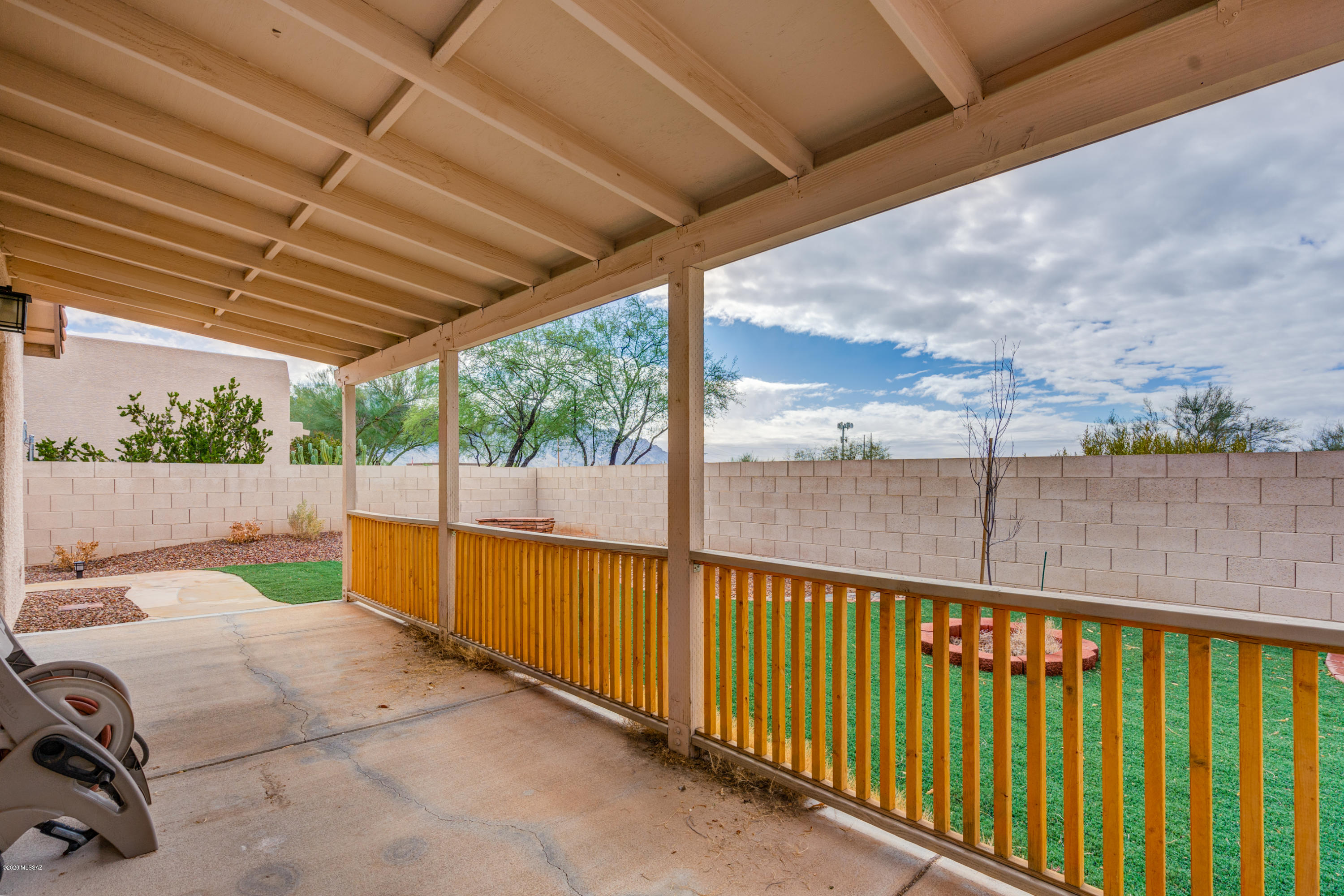 60 E Yucca Cove Place