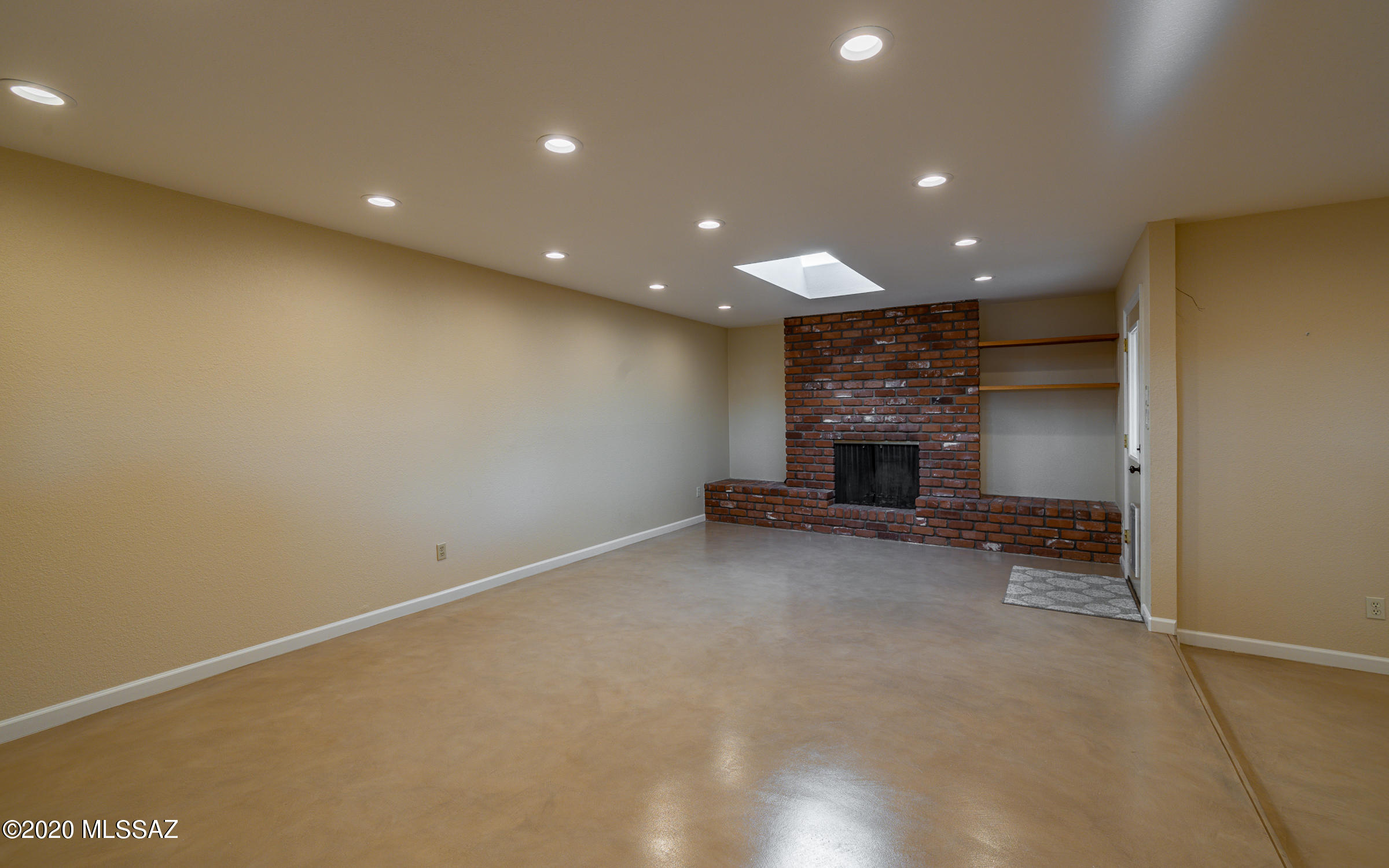 4525 N Banyon Tree Drive