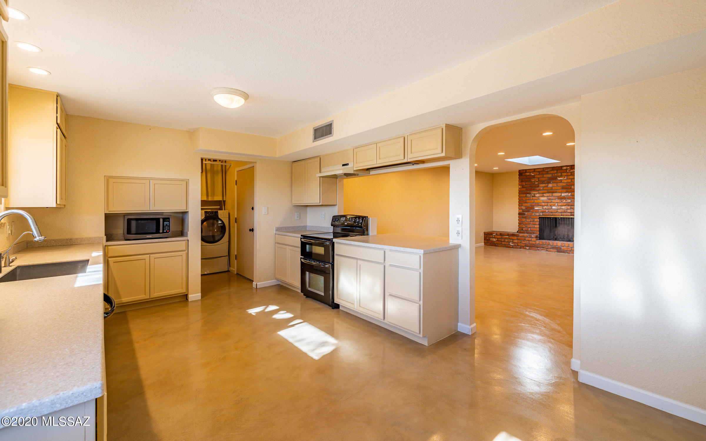 4525 N Banyon Tree Drive