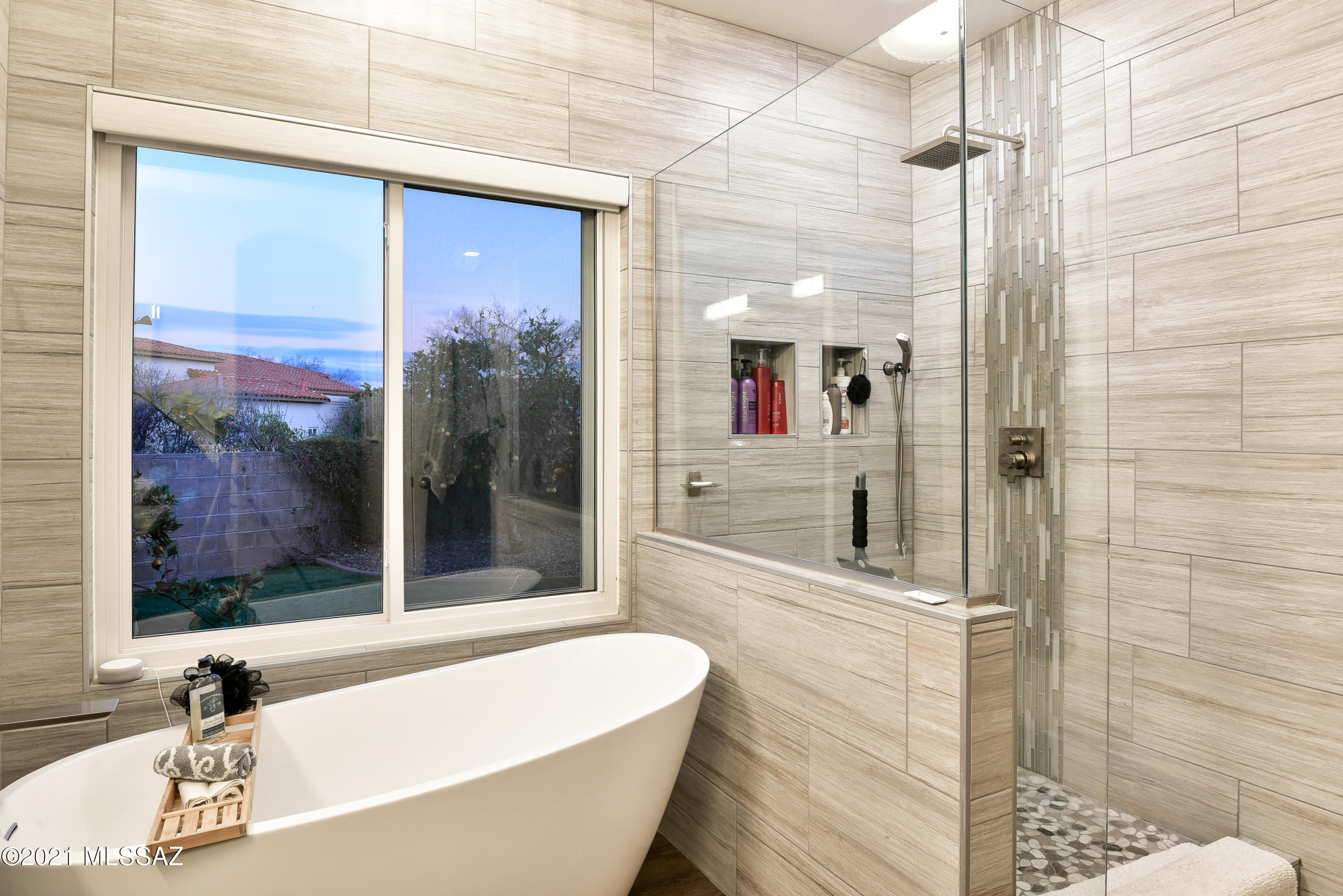 5719 N Placita Deleite