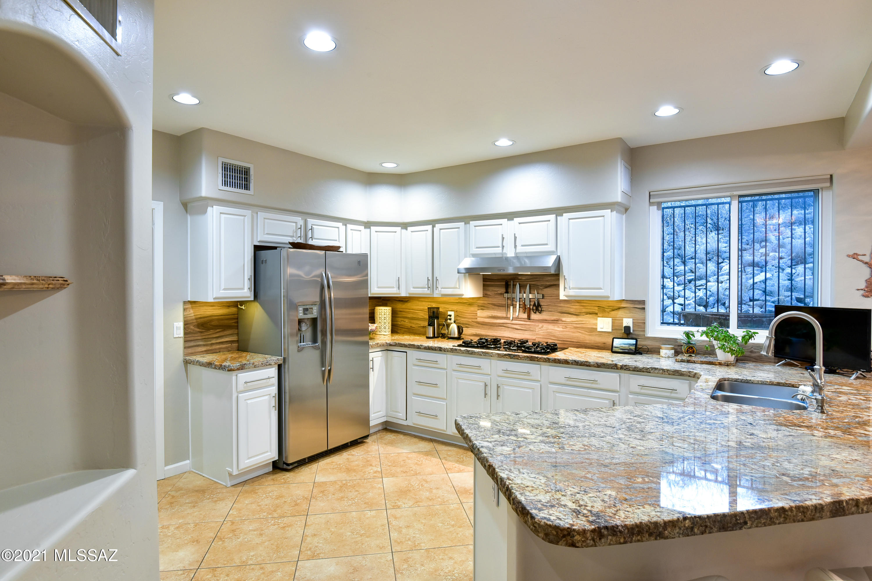 5719 N Placita Deleite