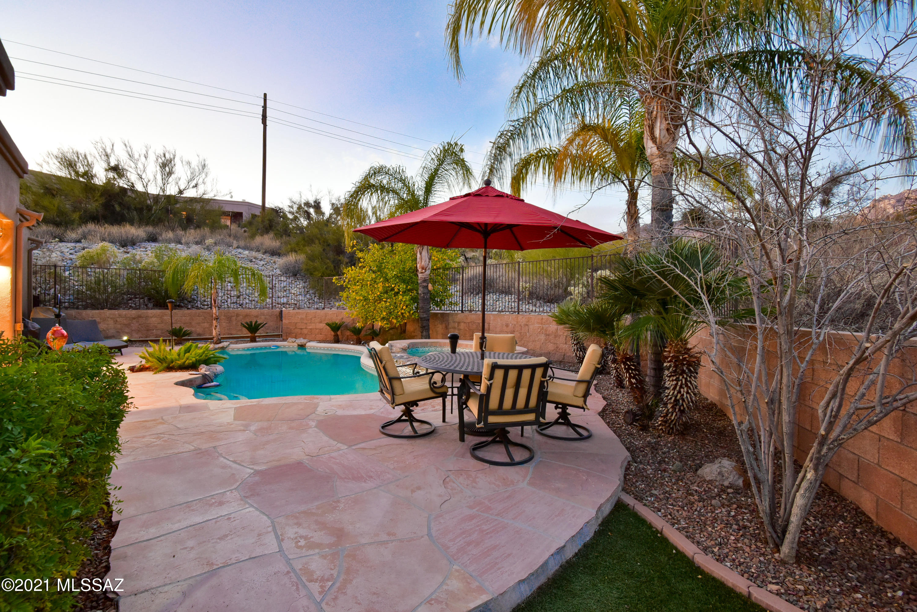 5719 N Placita Deleite