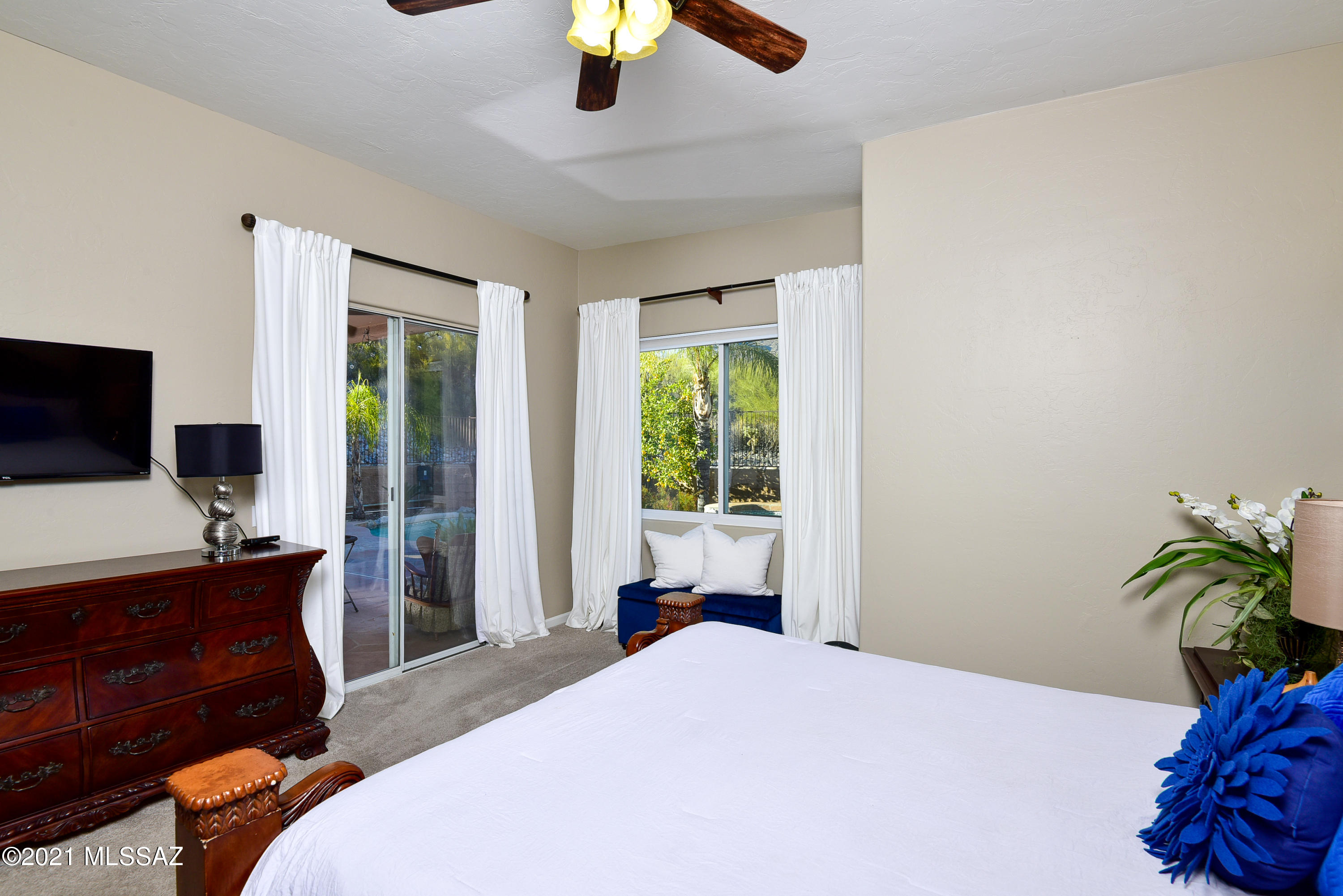 5719 N Placita Deleite