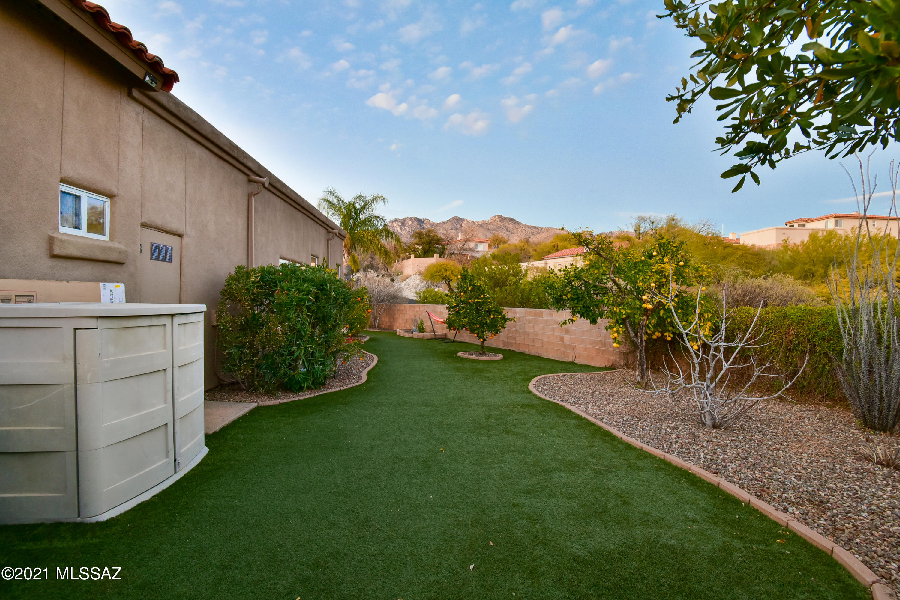 5719 N Placita Deleite