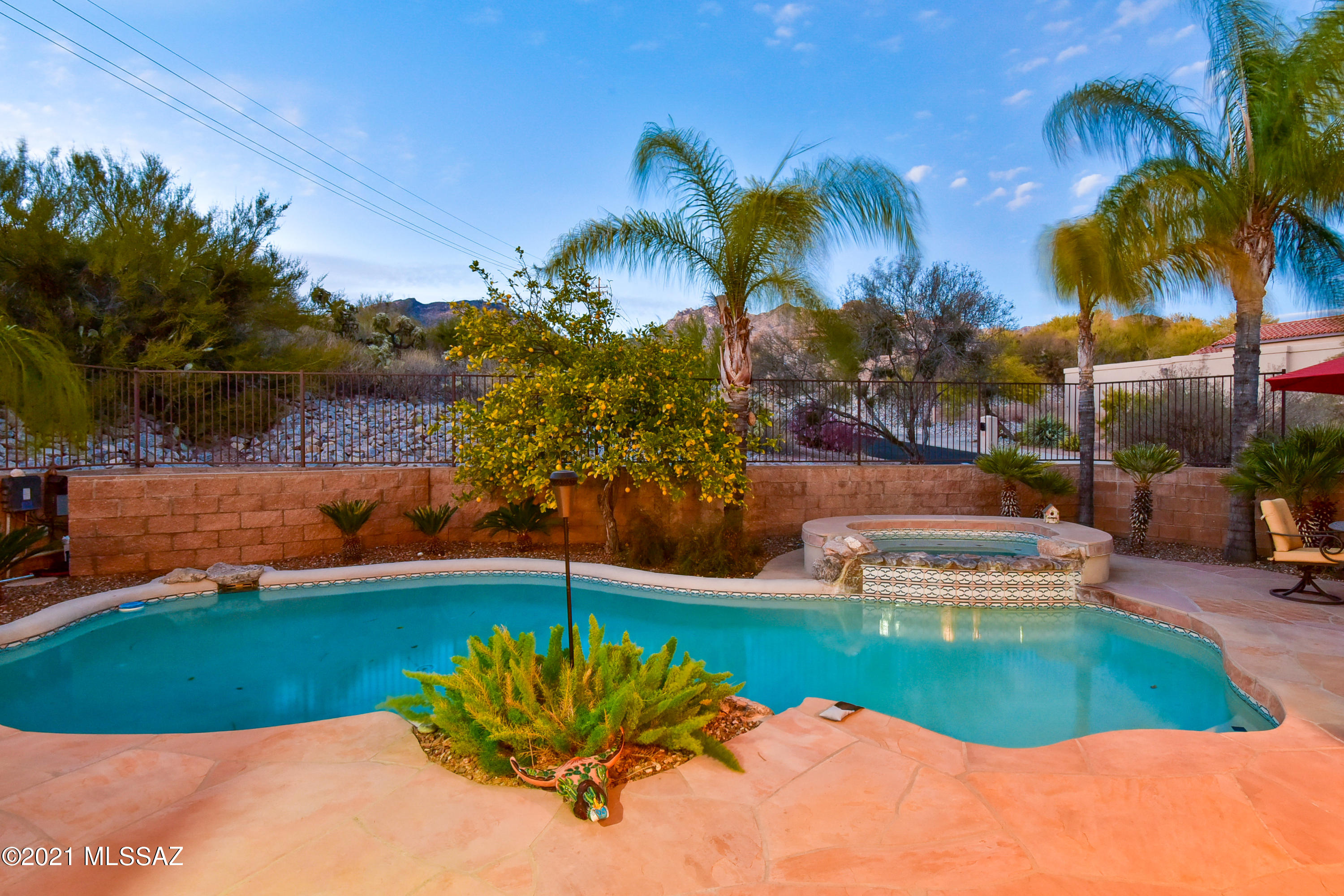 5719 N Placita Deleite