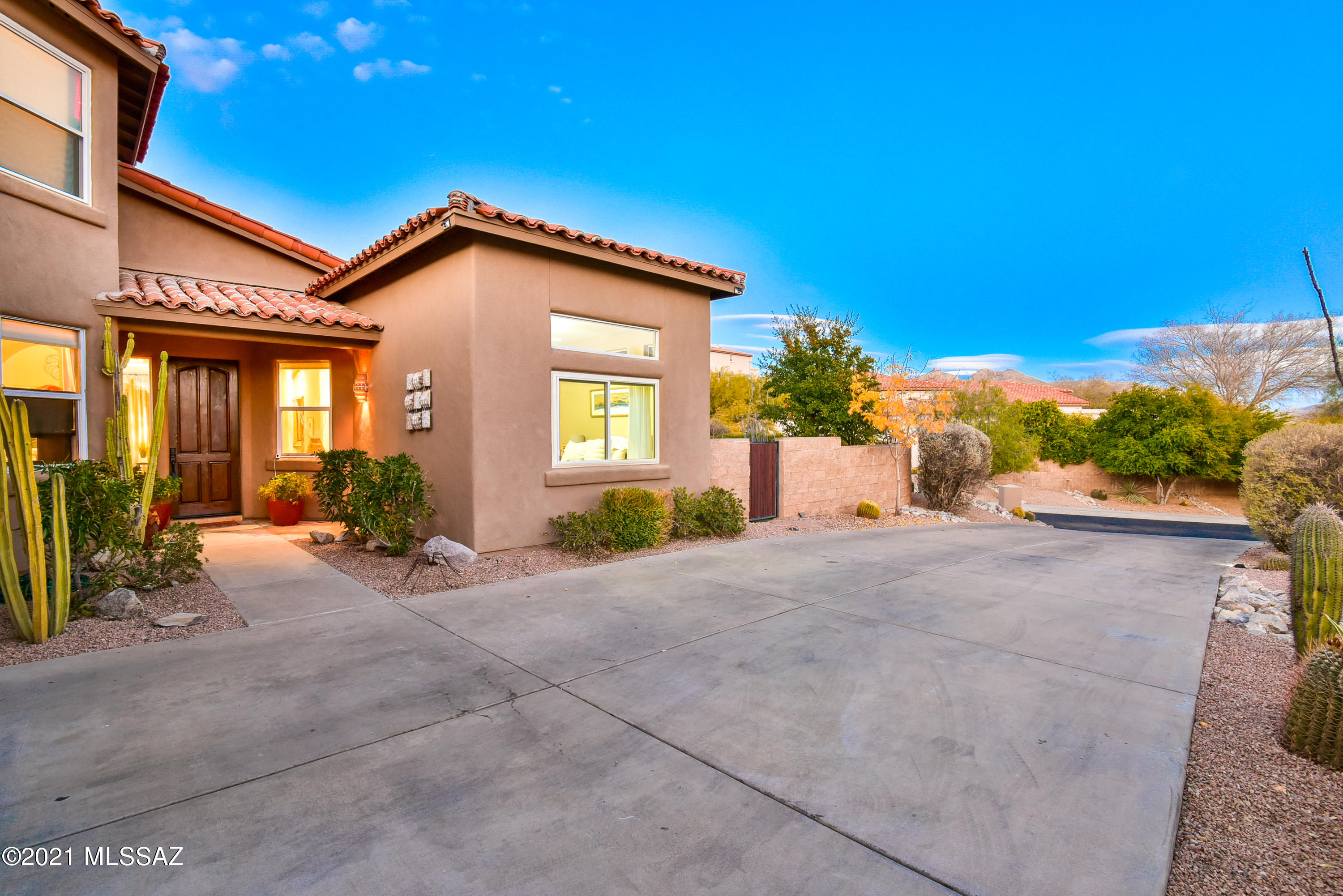 5719 N Placita Deleite