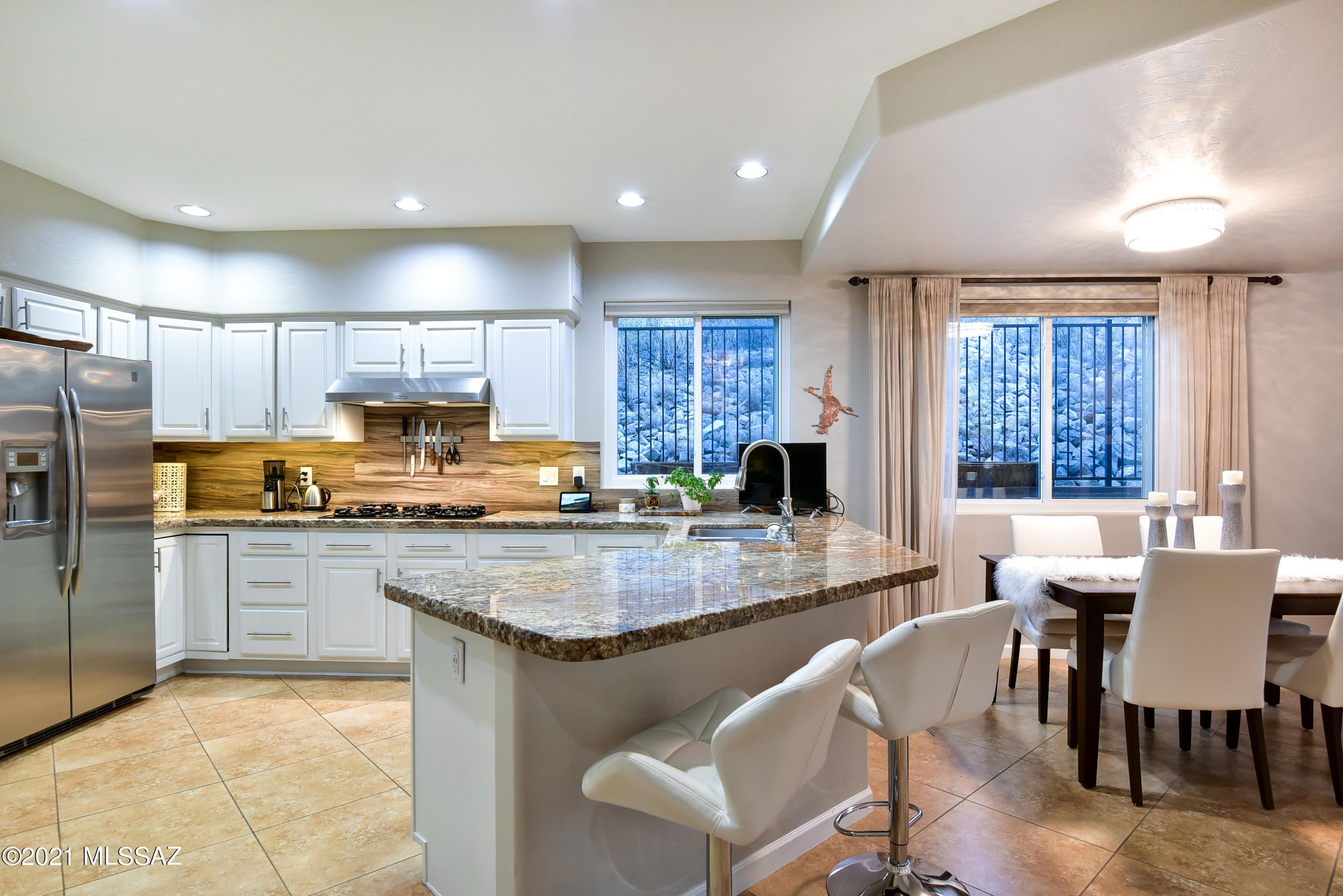 5719 N Placita Deleite