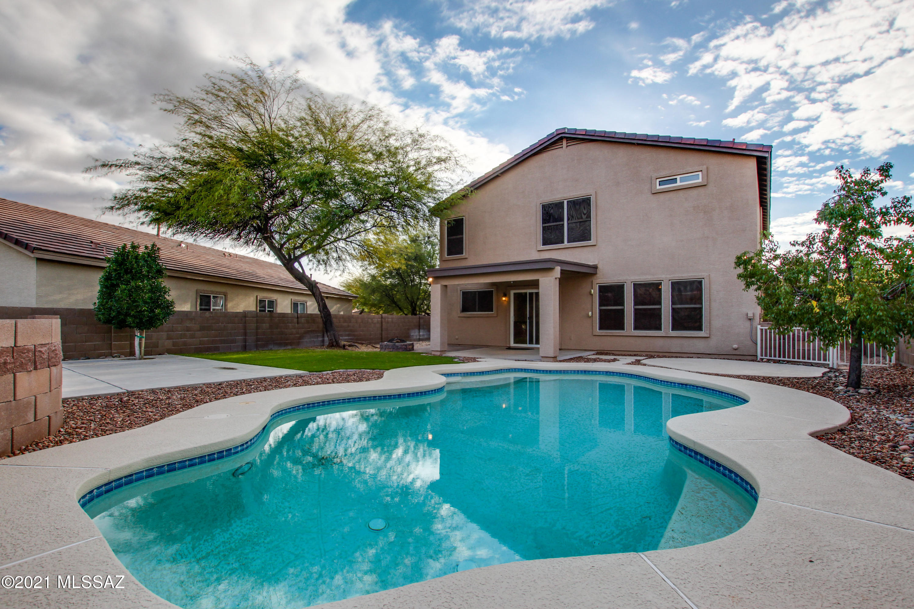 13168 N Tanner Robert Drive