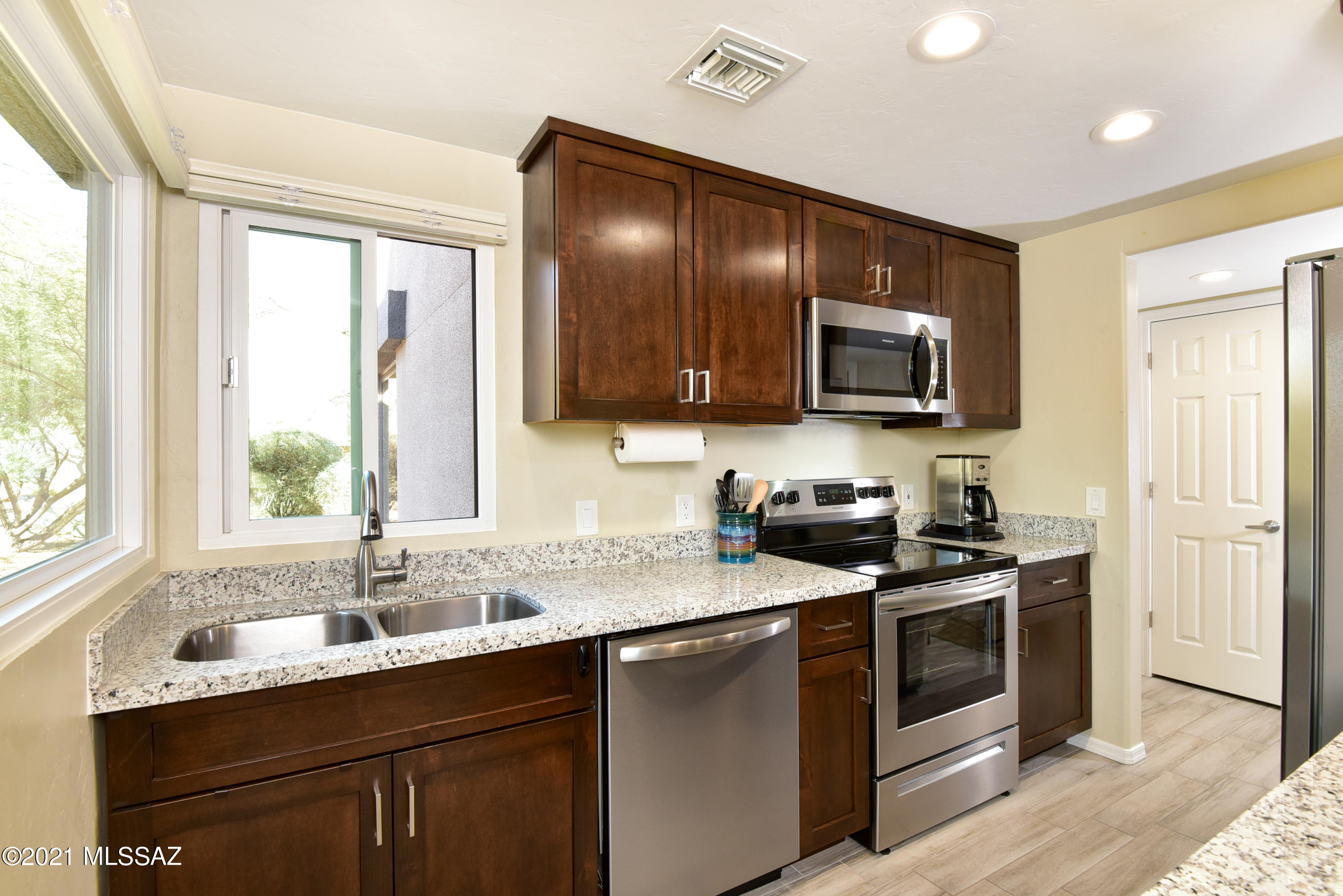 5855 N Kolb Road Unit: 2101