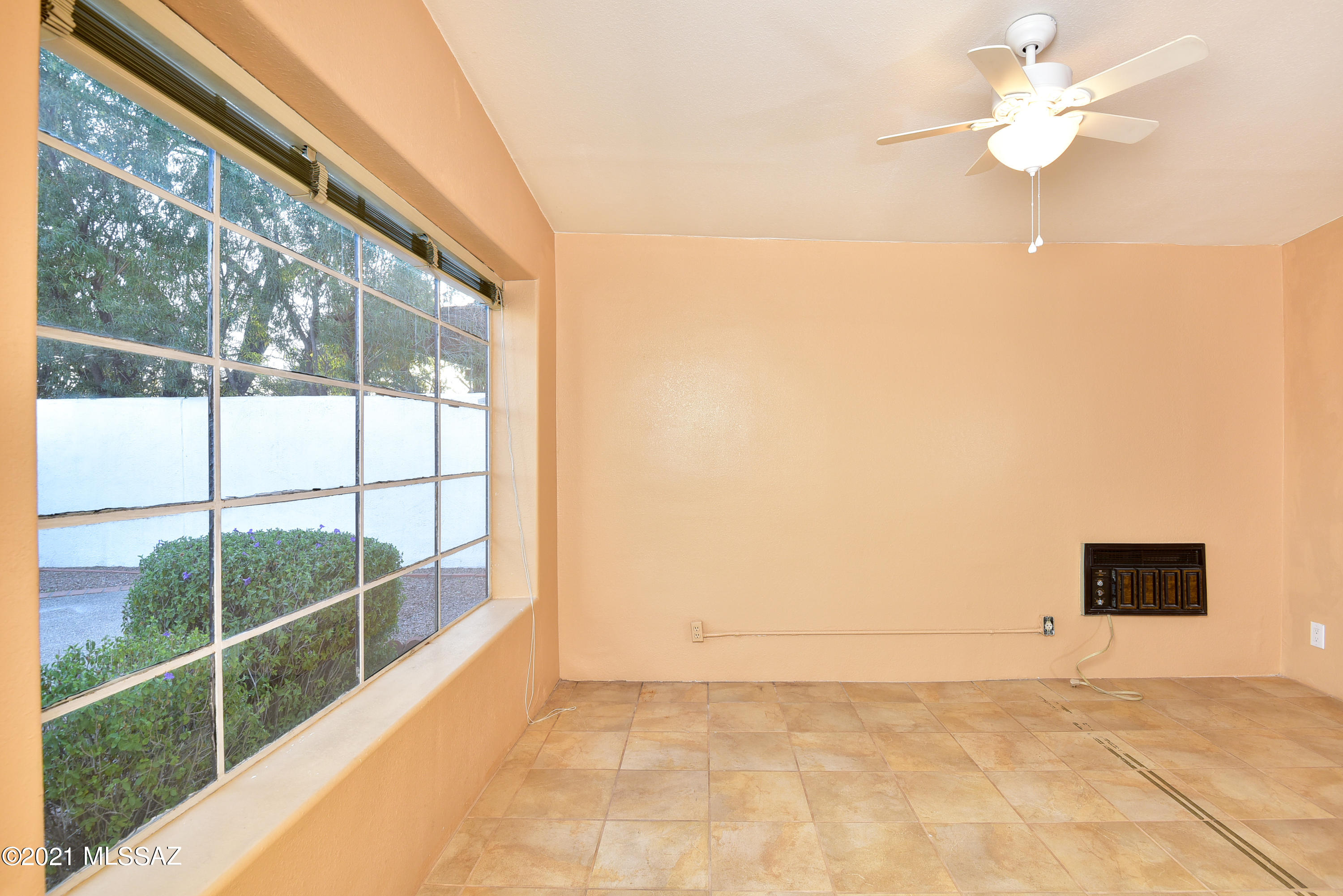 1025 E Edison Street