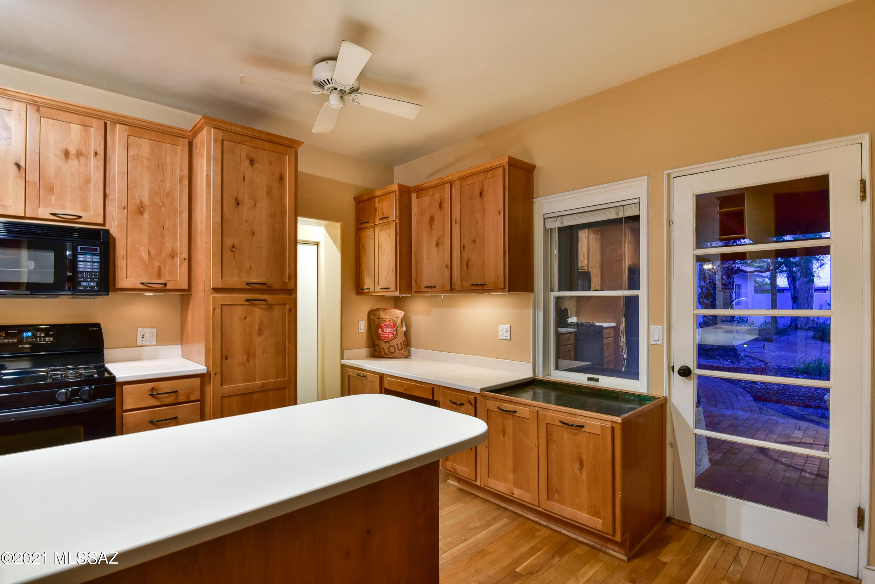 1025 E Edison Street