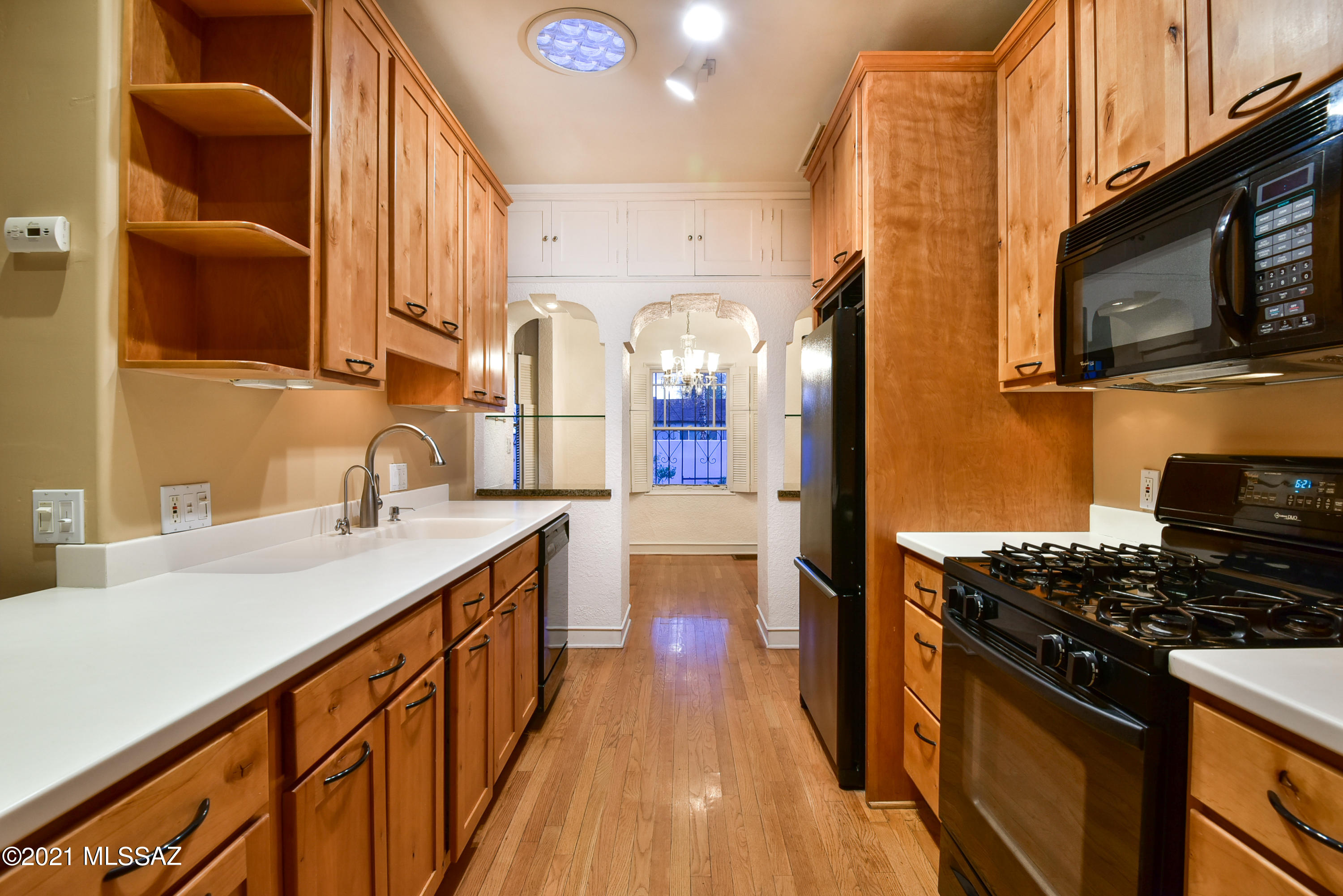 1025 E Edison Street