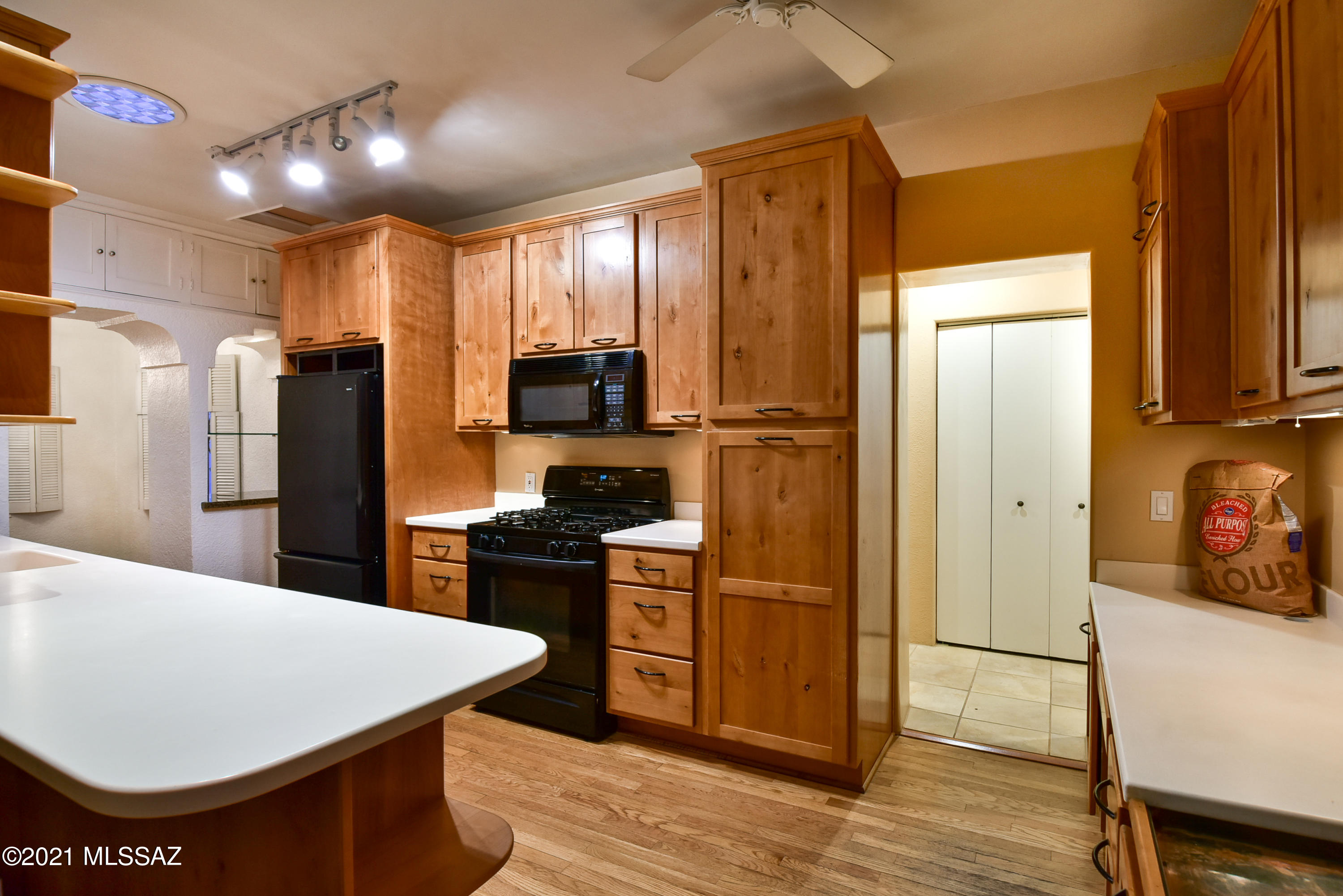 1025 E Edison Street