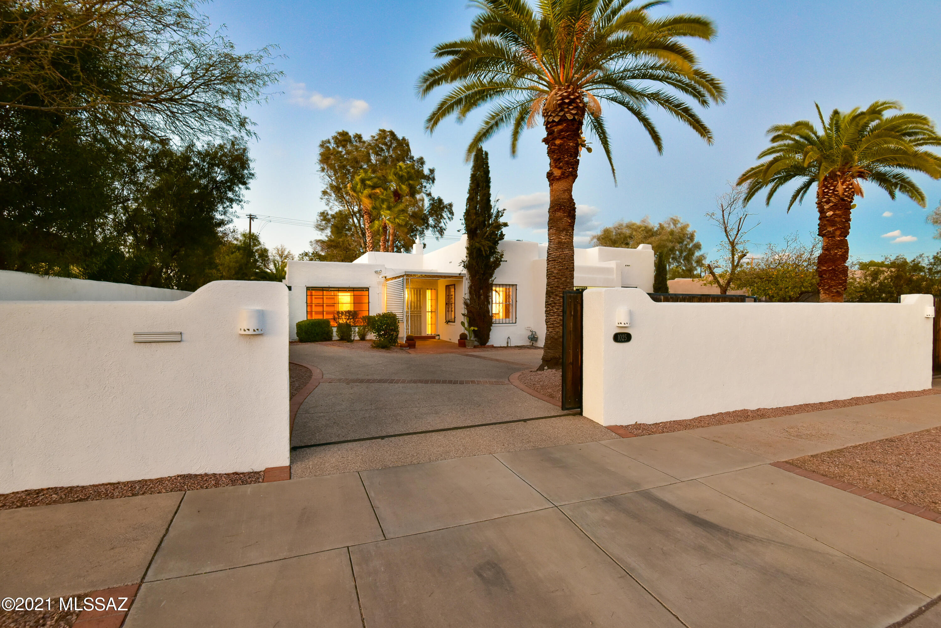 1025 E Edison Street