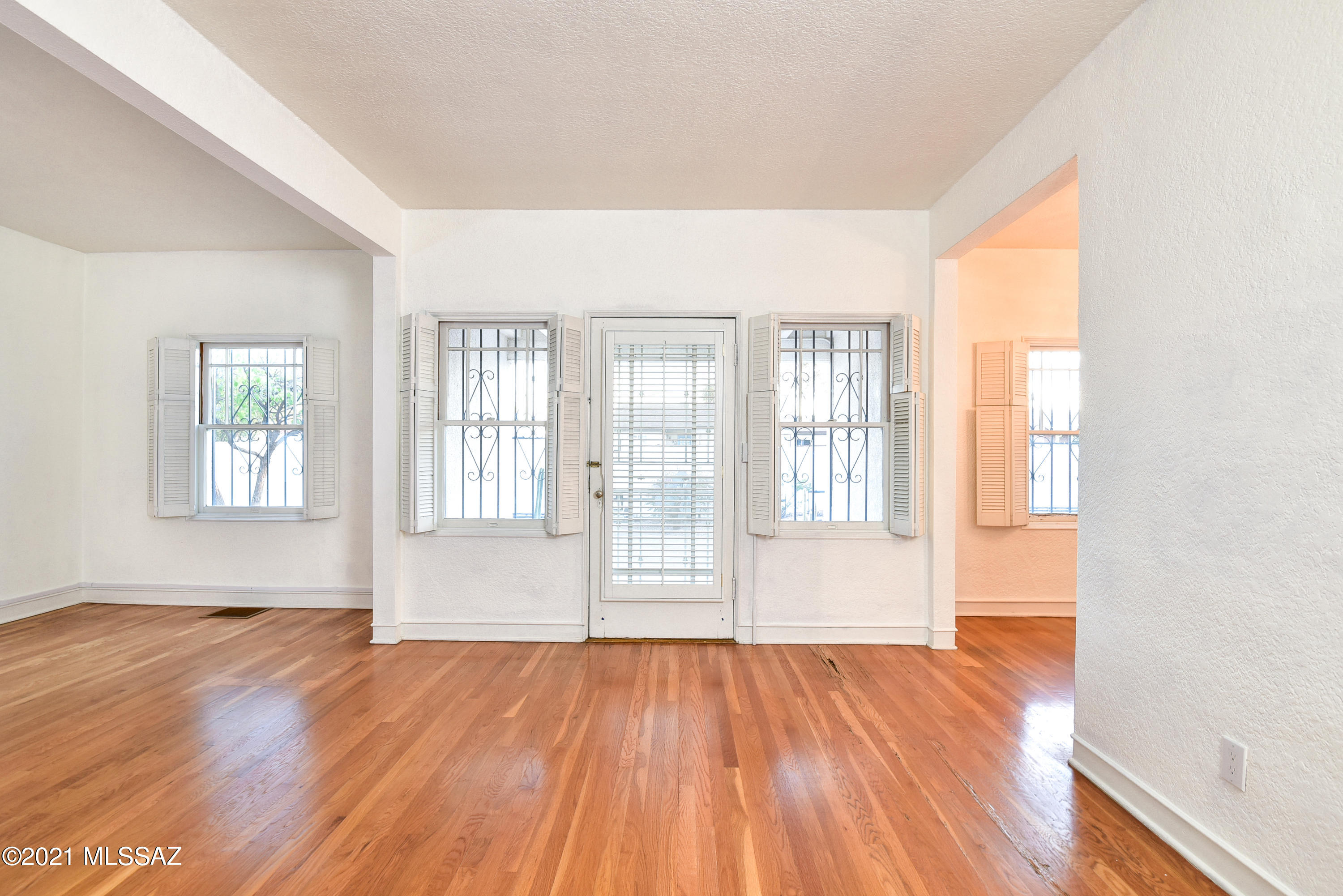 1025 E Edison Street