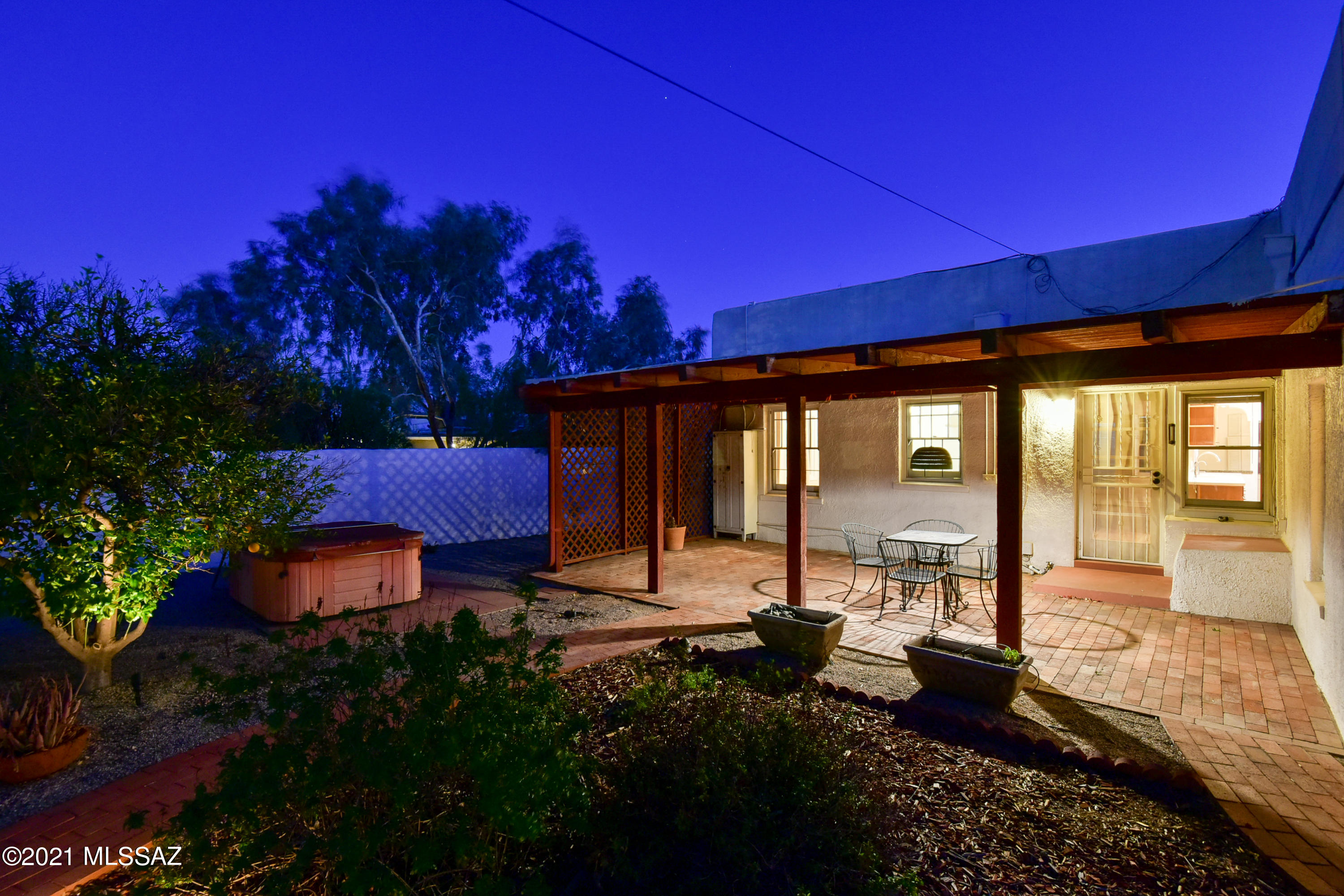 1025 E Edison Street