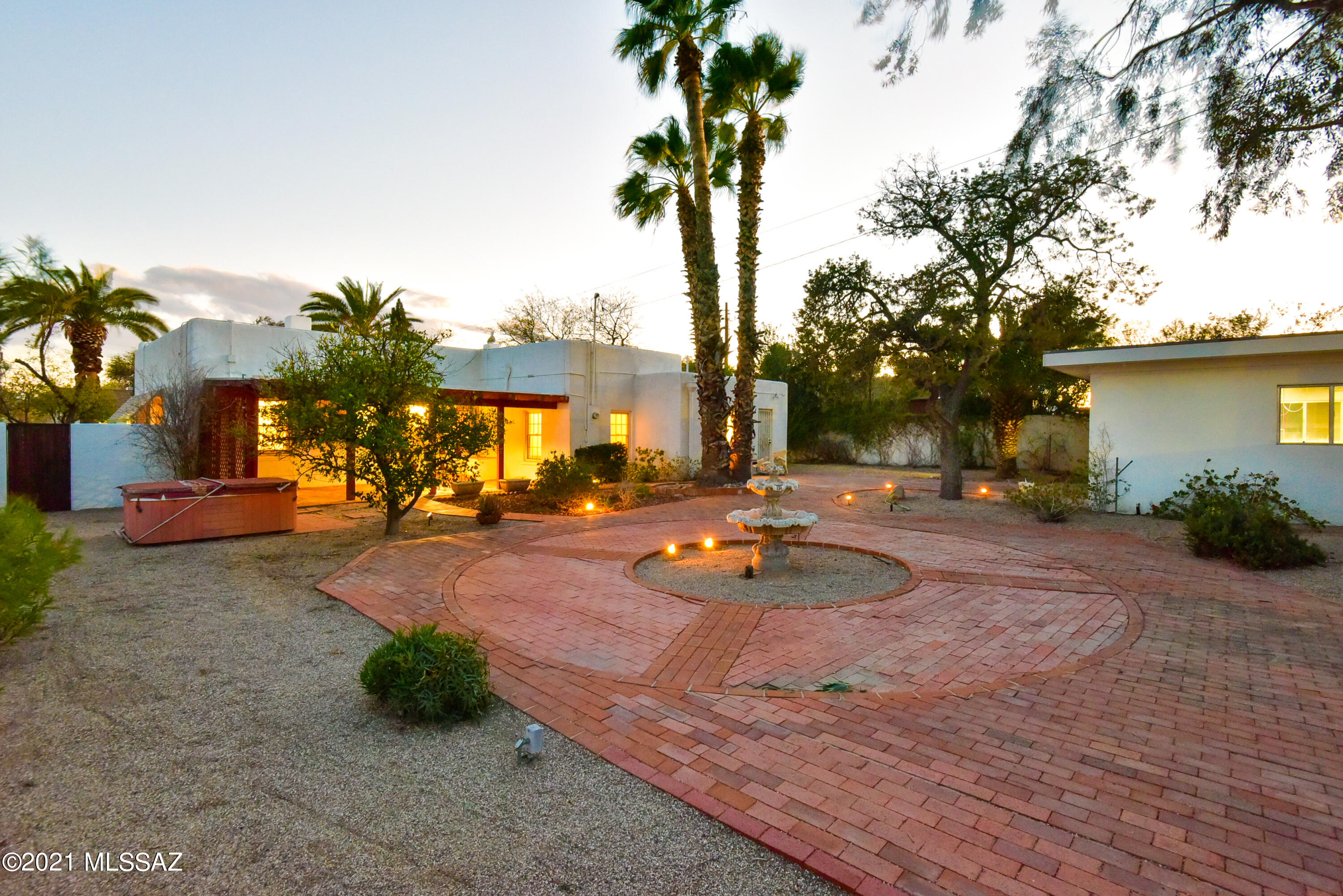 1025 E Edison Street