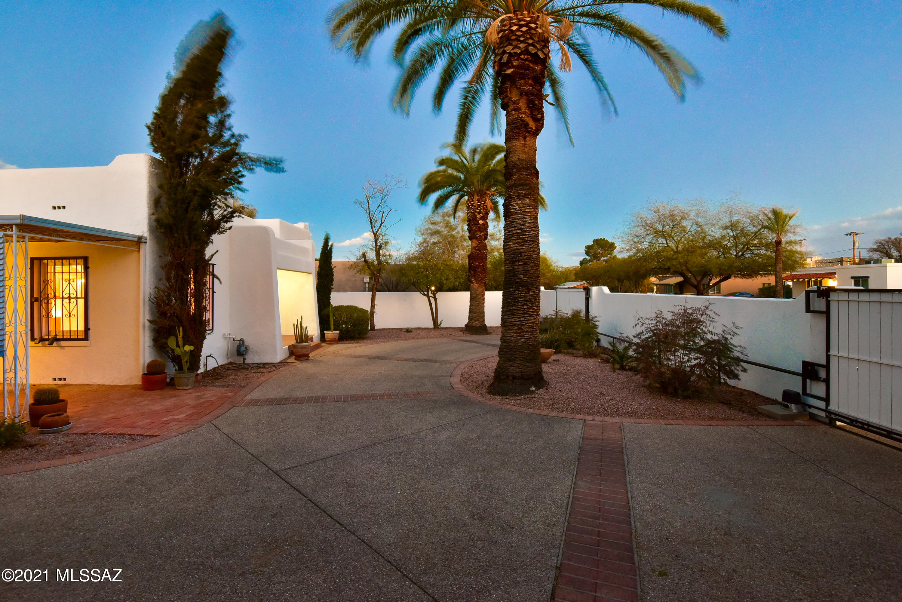 1025 E Edison Street